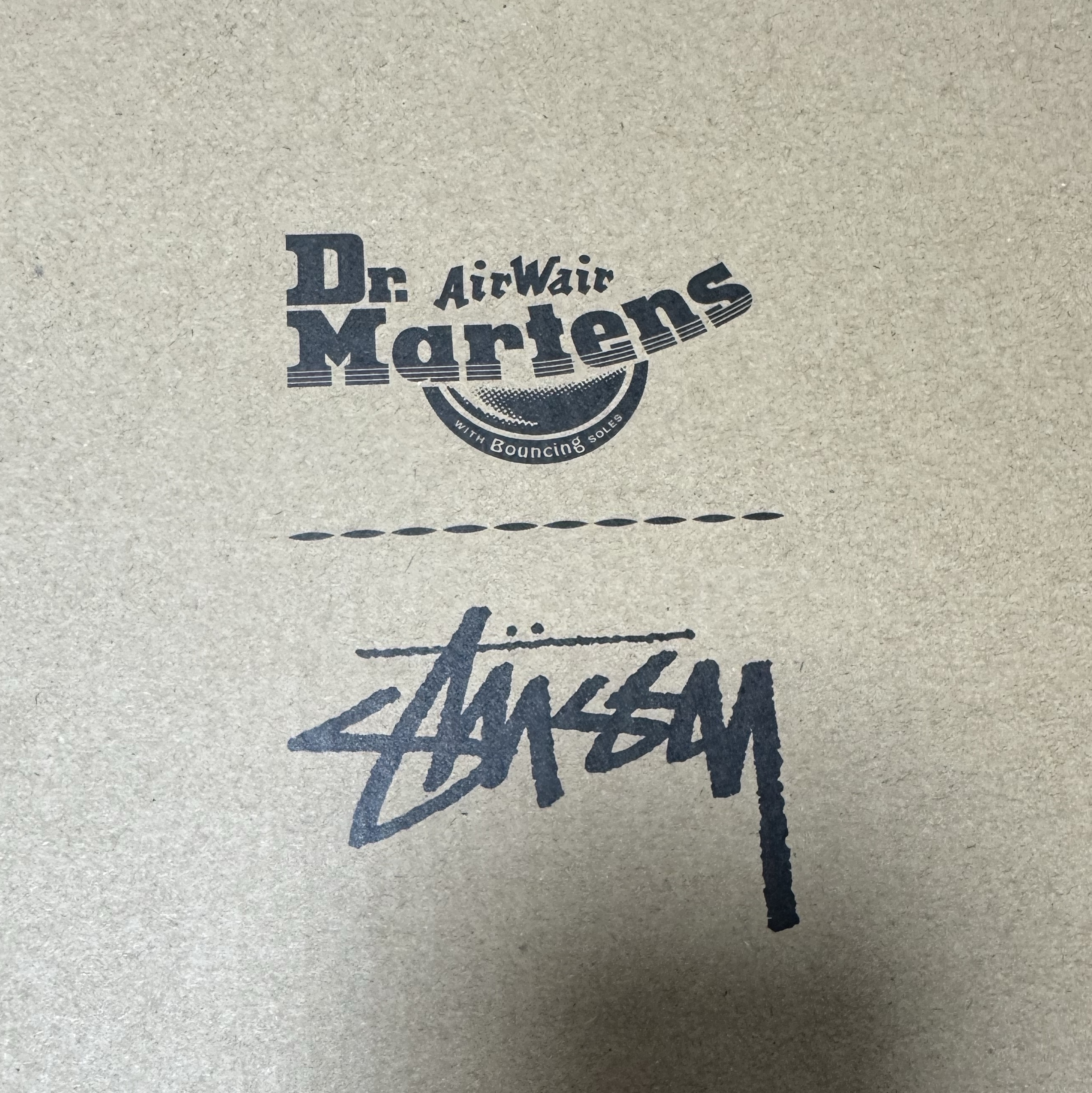 Dr. Martens x Stussy 2295 Decon Sand Hairy Suede Boots Tan 착용 스타일 - 3