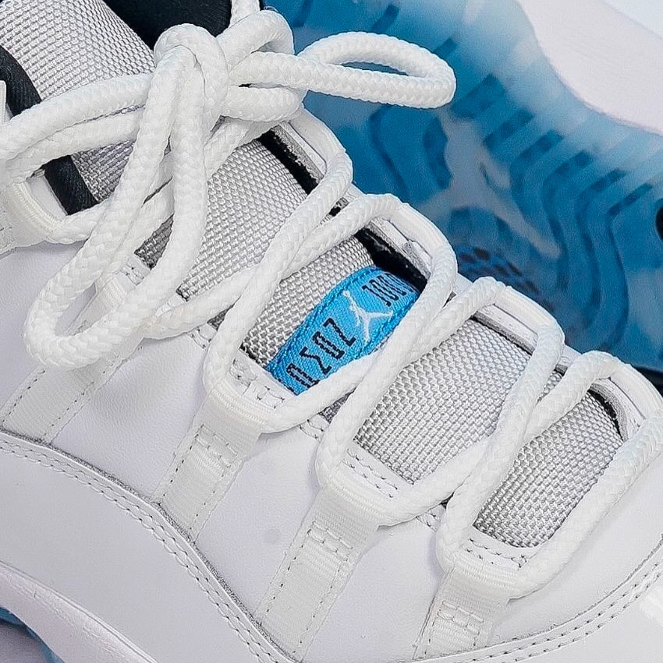 Jordan 11 Retro Legend Blue 2024 착용 스타일 - 3