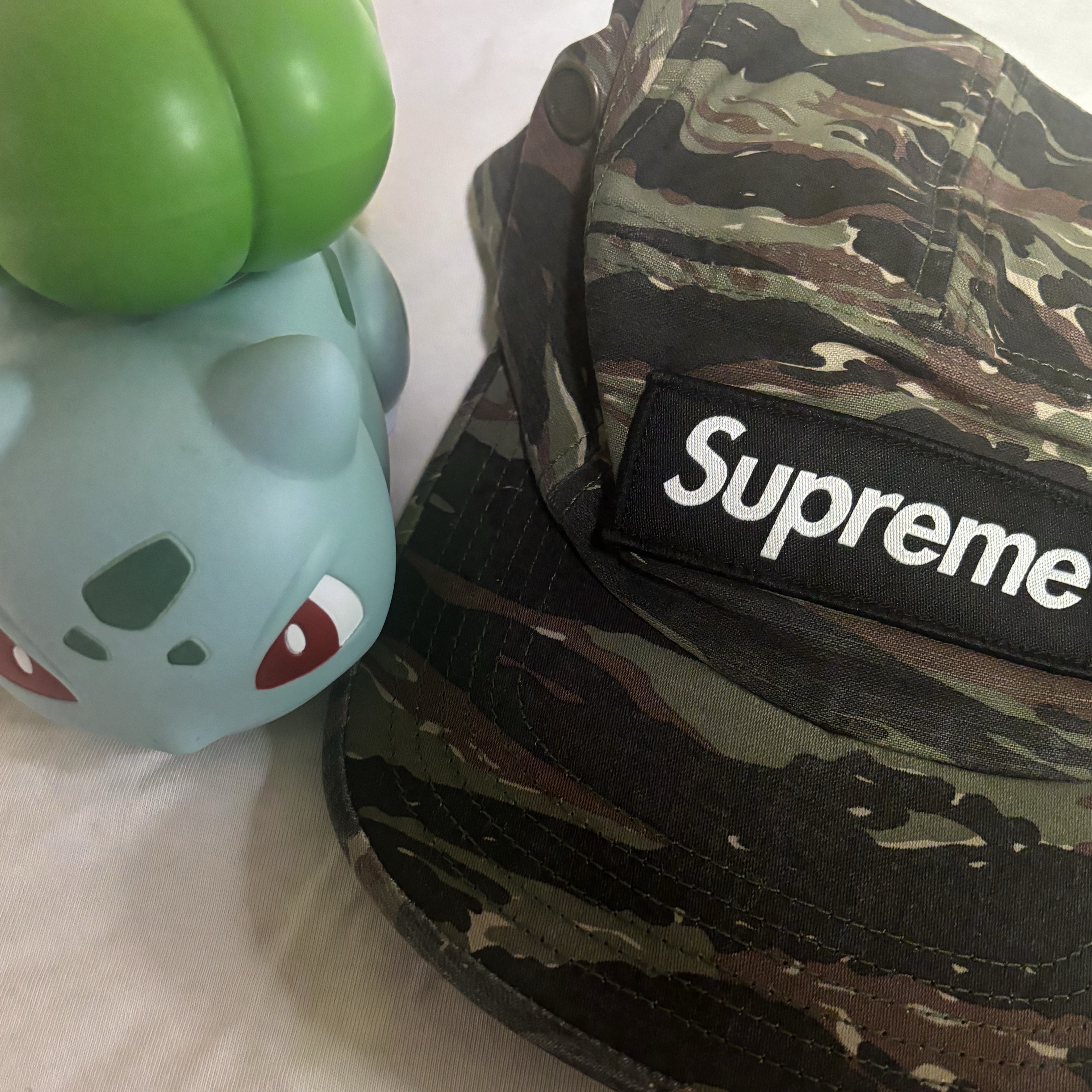 Supreme Military Camp Cap Olive Tiger Camo - 24SS 착용 스타일