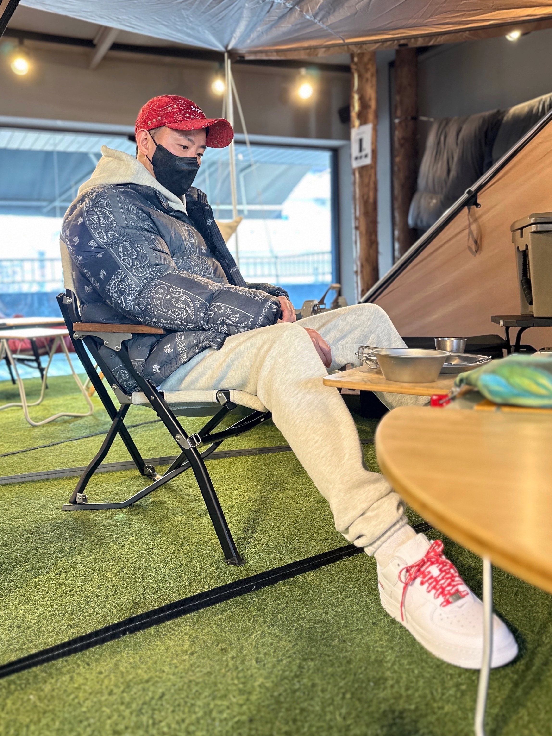 Supreme Velvet Paisley Camp Cap Red - 23FW, Essentials The Core Collection Hoodie Light Oatmeal 착용 스타일