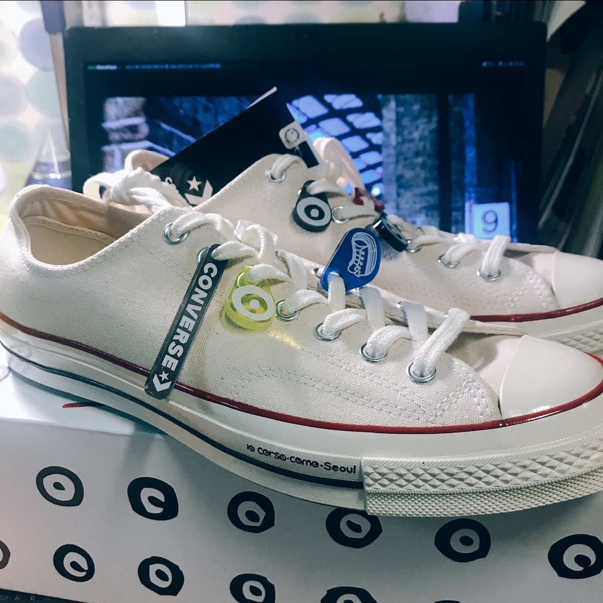 Converse x 10 Corso Como Seoul 10th Anniversary Chuck 70 Ox Parchment 착용 스타일 - 1