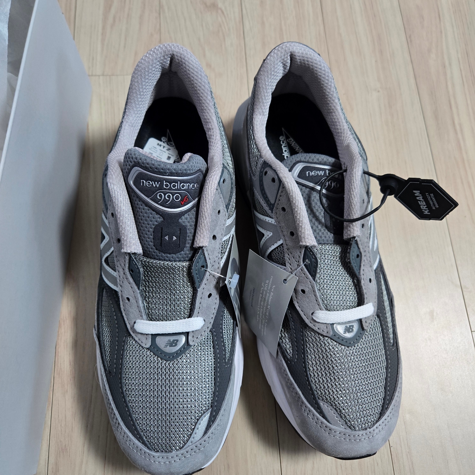 New Balance 990v6 Made in USA Grey - D Standard 착용 스타일