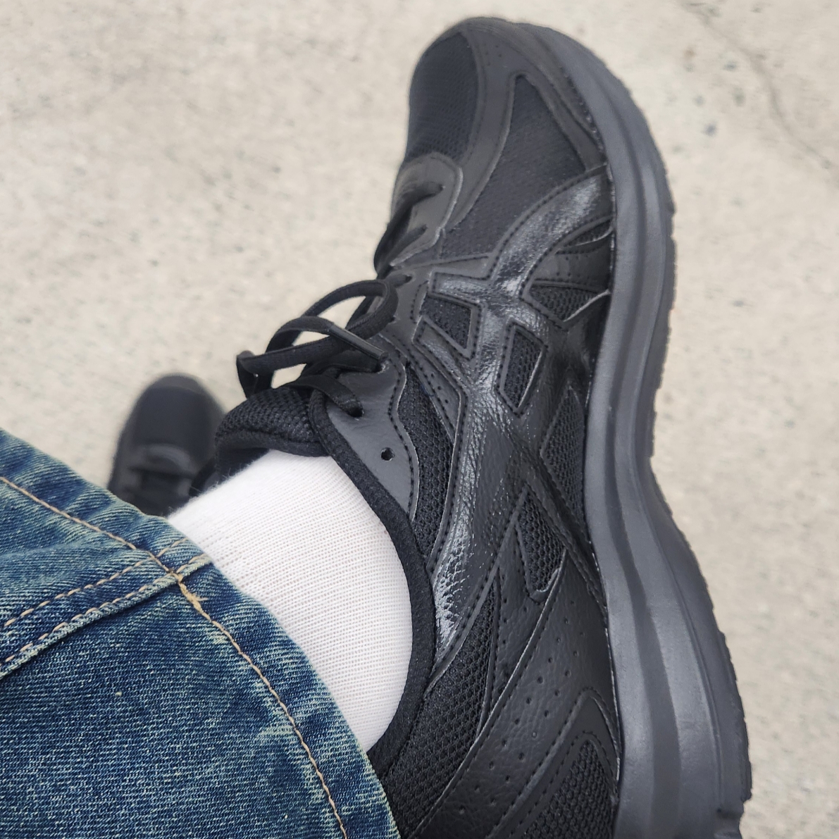 Asics Jog 100 S Black - 2E Wide 착용 스타일 - 2