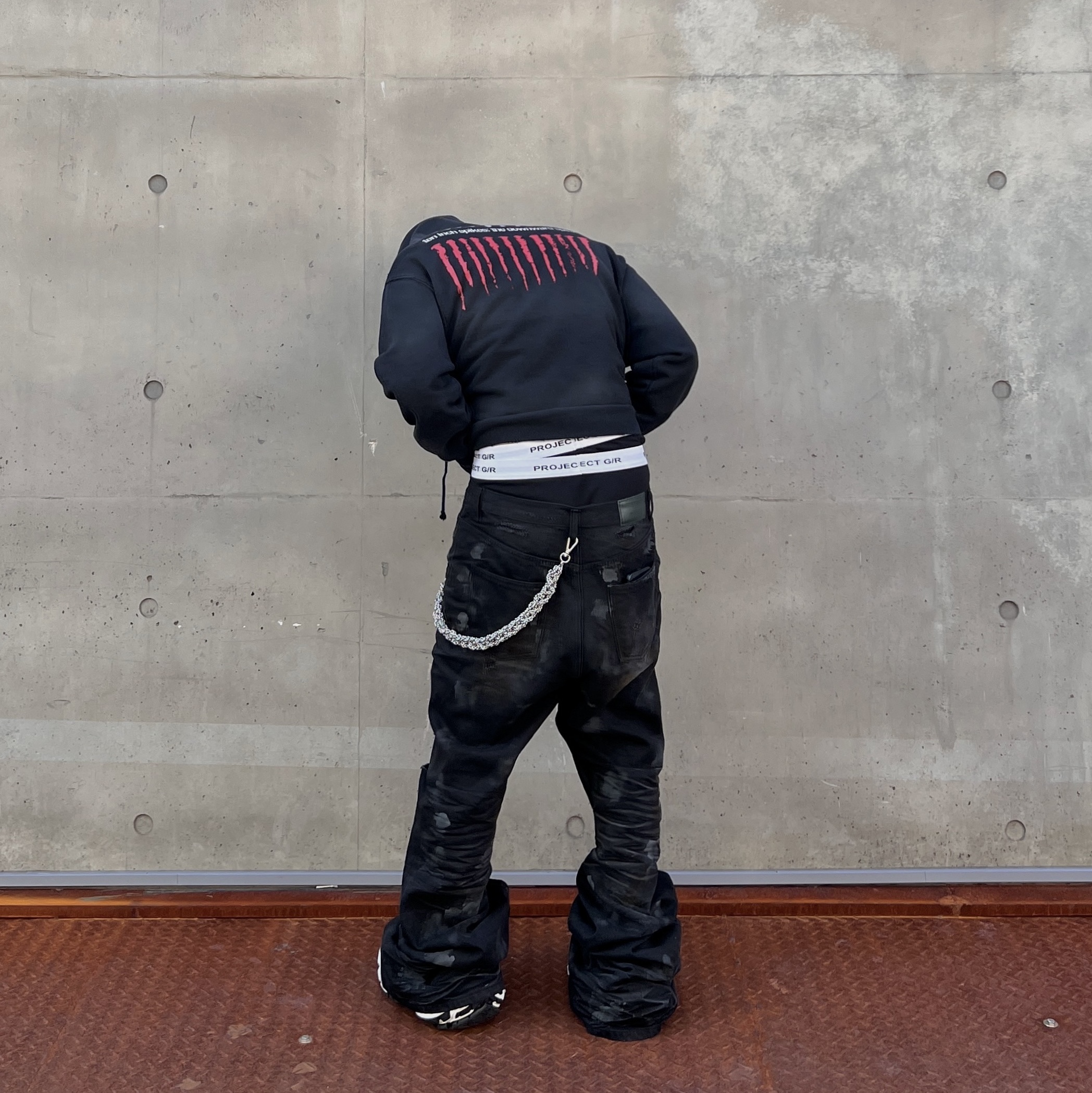 Project G/R Zygon Zip Hoodie Black, Balenciaga 10XL Sneakers White Grey Silver Black 착용 스타일 - 3