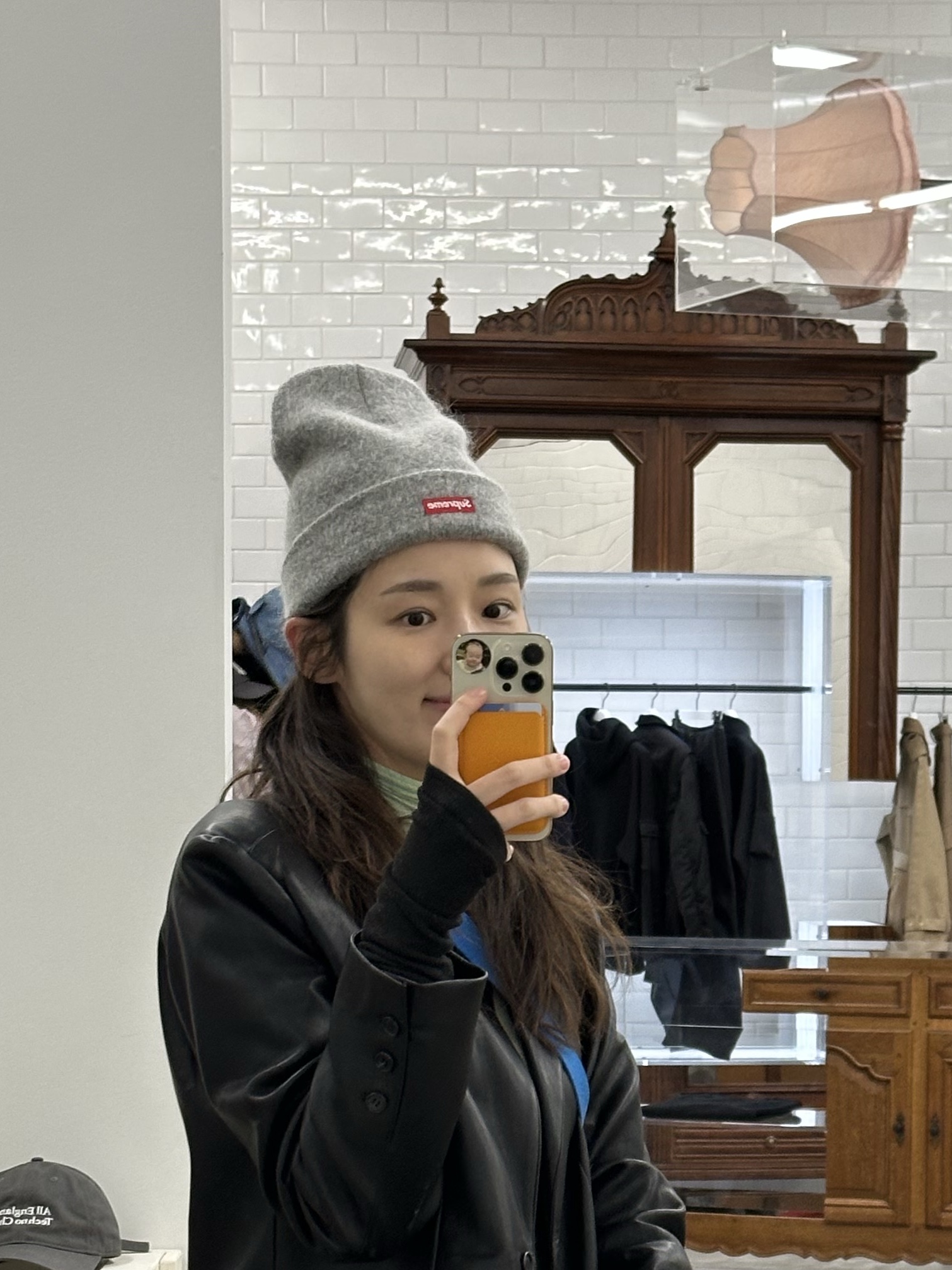 Supreme Mohair Beanie Heather Grey - 24FW 착용 스타일 - 3