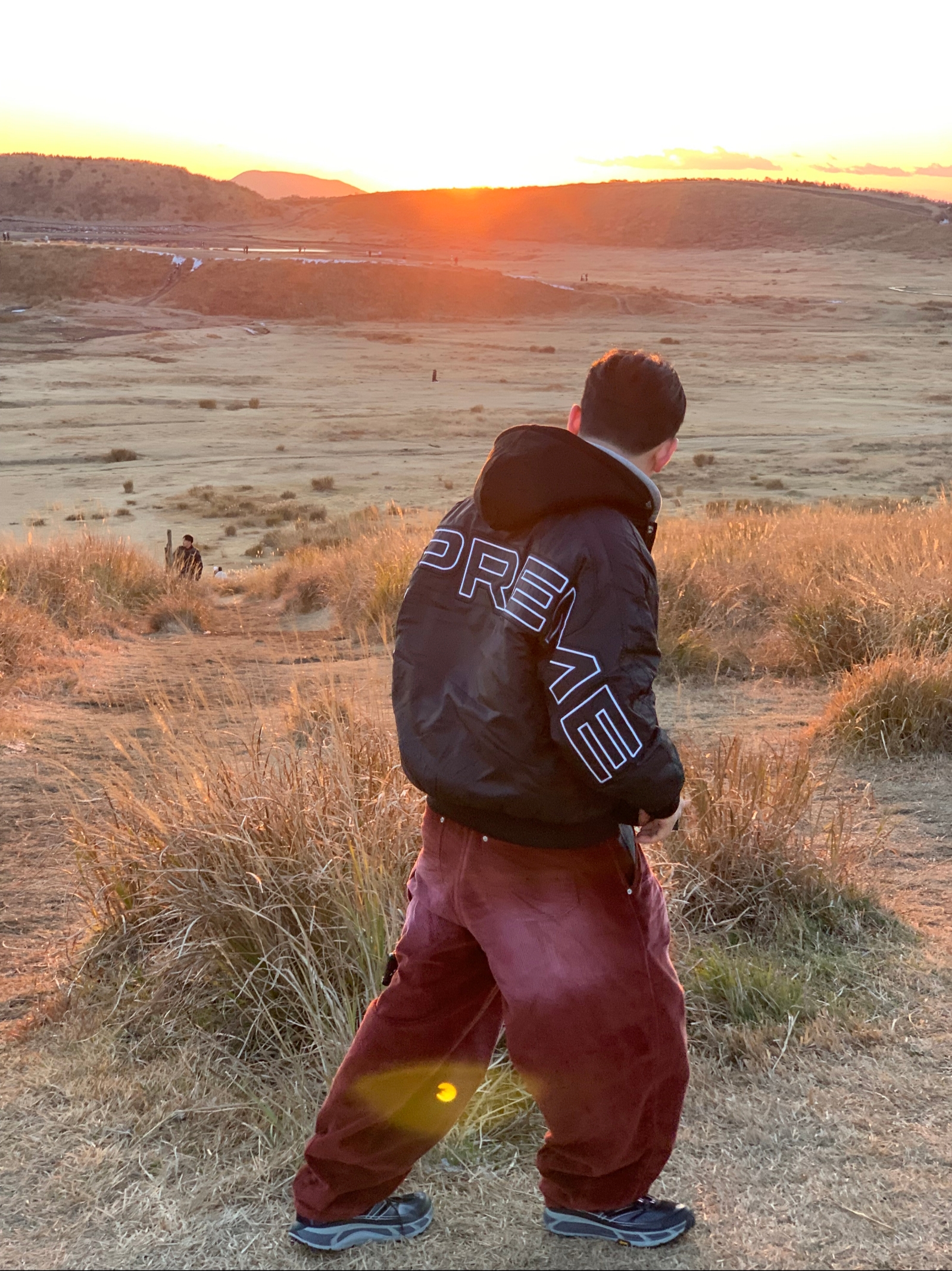 Supreme Hooded Stadium Jacket Black - 24SS, Arc'teryx Heliad 6 Crossbody Bag Black 착용 스타일 - 3