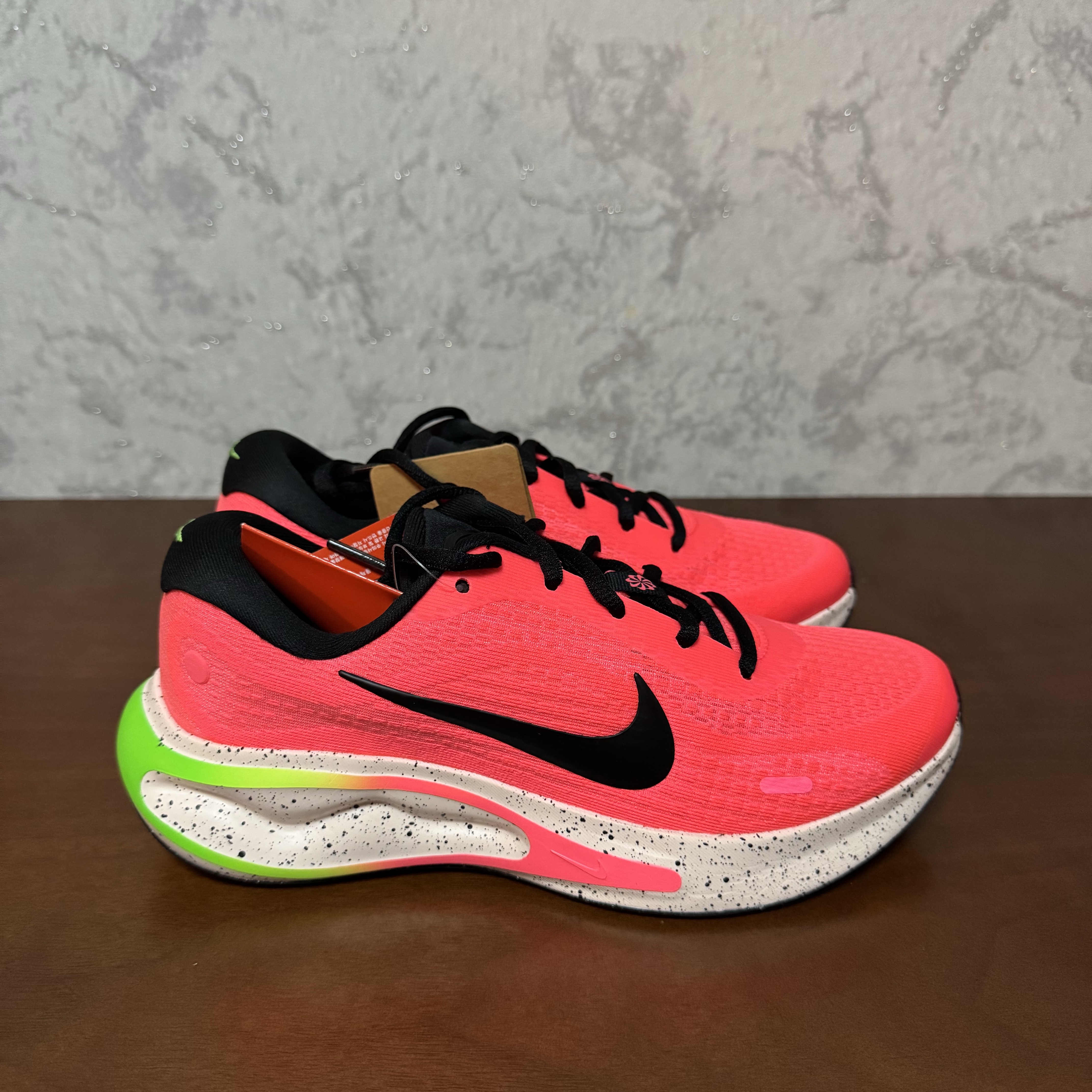 (W) Nike Journey Run Road Running Hot Punch Green Strike 착용 스타일 - 3