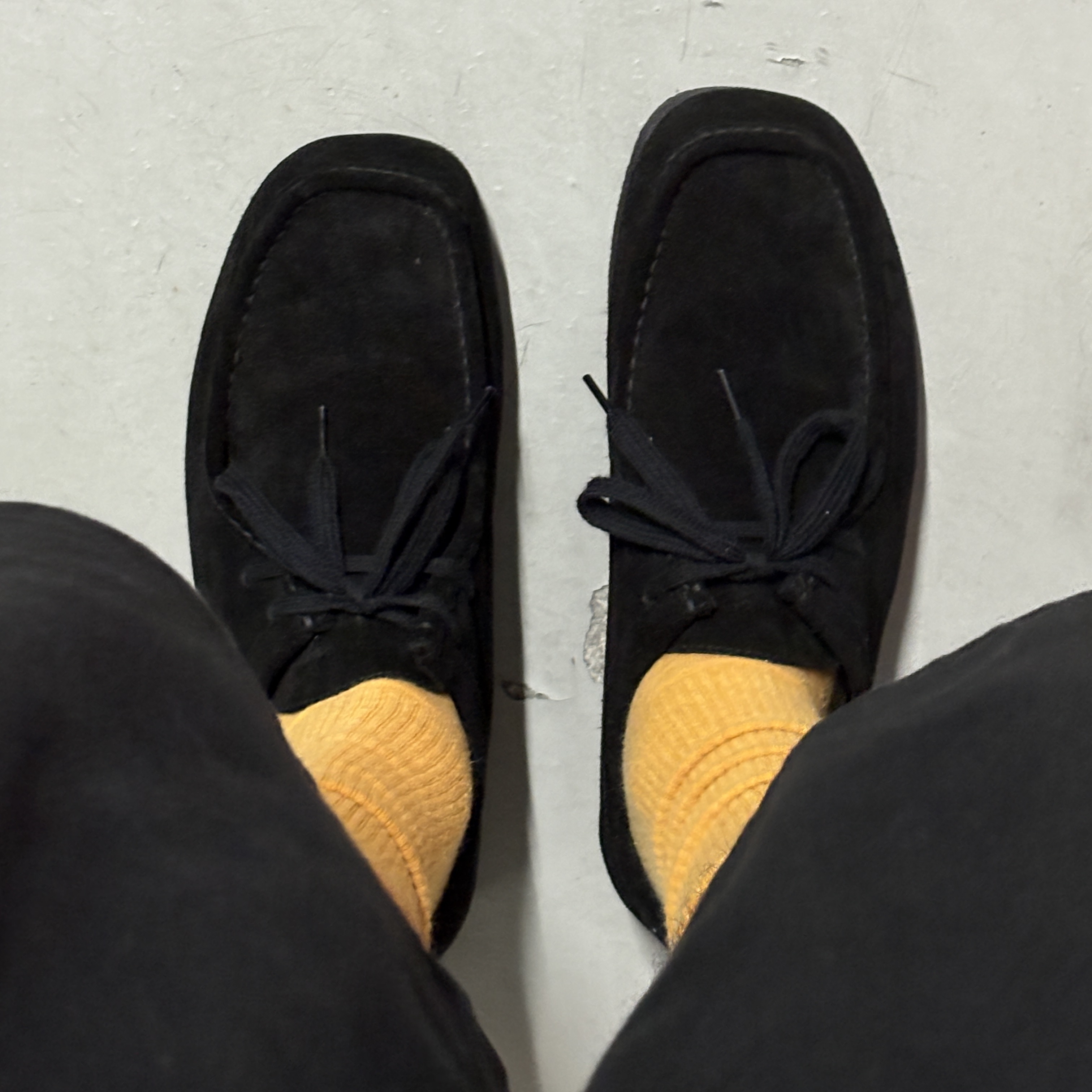 GU Real Leather Moccasin Shoes Black 착용 스타일