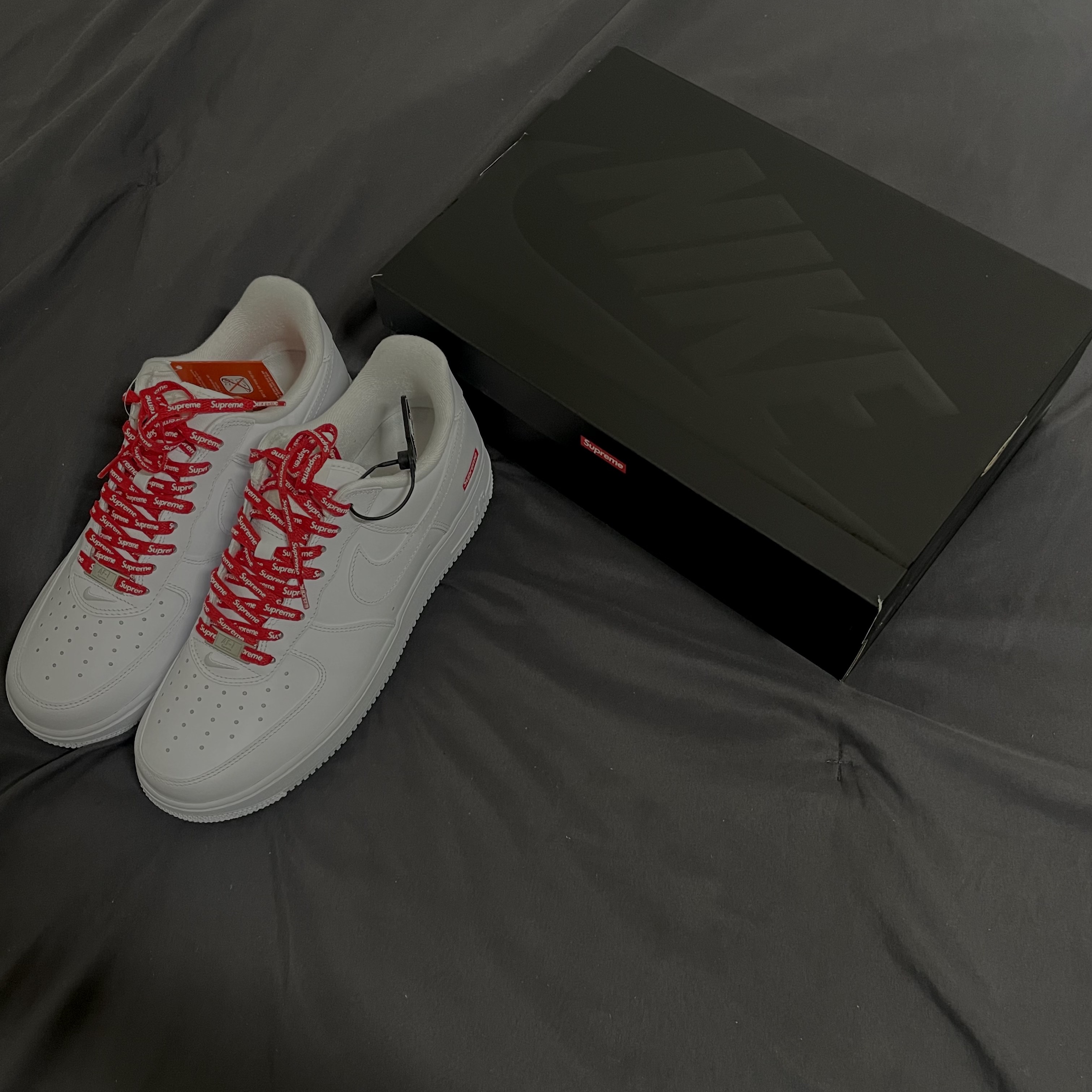 Nike x Supreme Air Force 1 Low White 착용 스타일