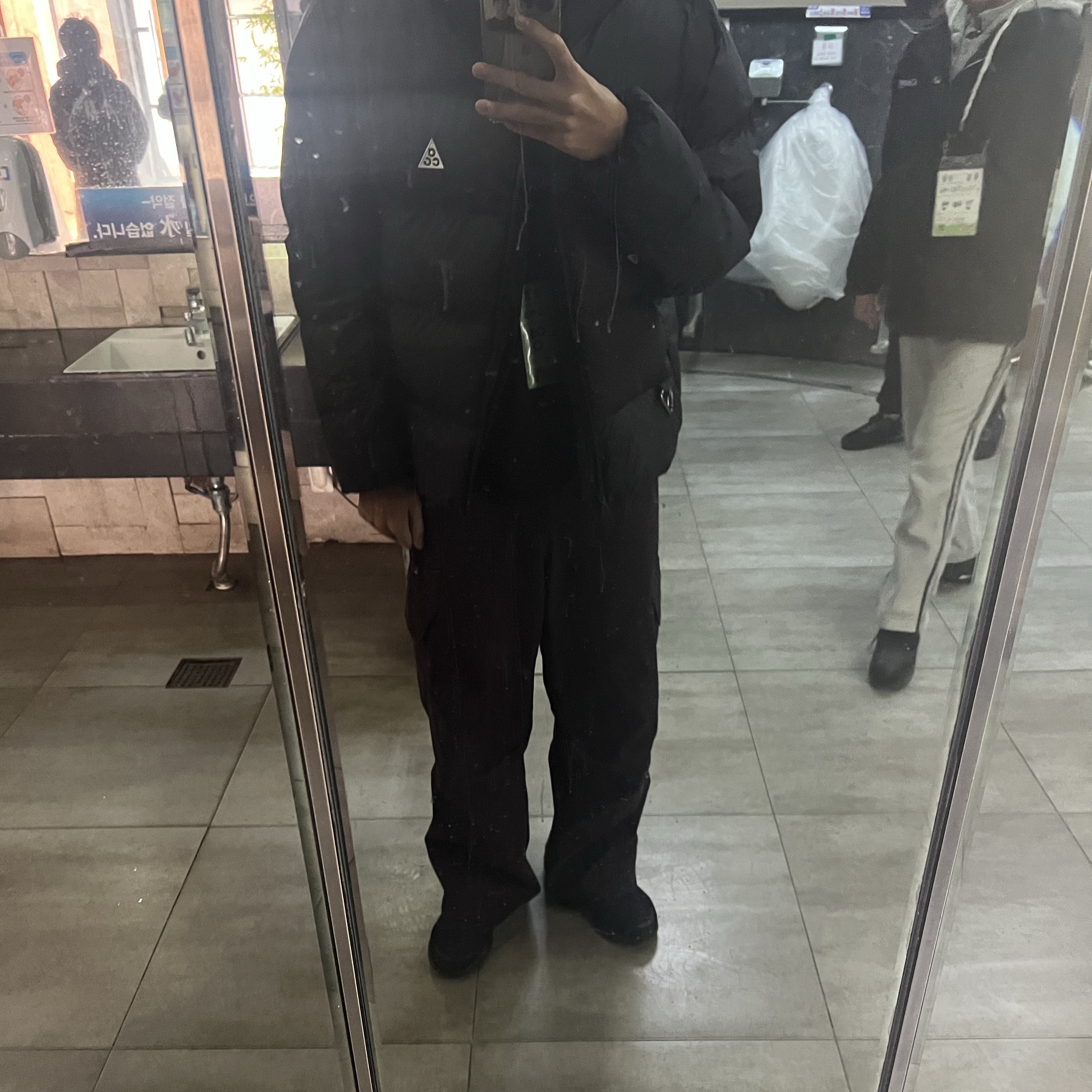 Nike ACG Therma-Fit ADV Lunar Lake Loose Hooded Jacket Black Summit White - Asia, DIVEIN Vern Cargo Pants Washed Black 착용 스타일