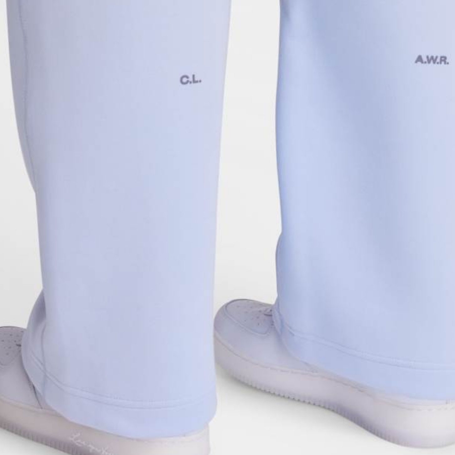 Nike x Drake Nocta Tech Fleece Open Hem Pants Palest Purple (FD8460-568) 착용 스타일 - 2
