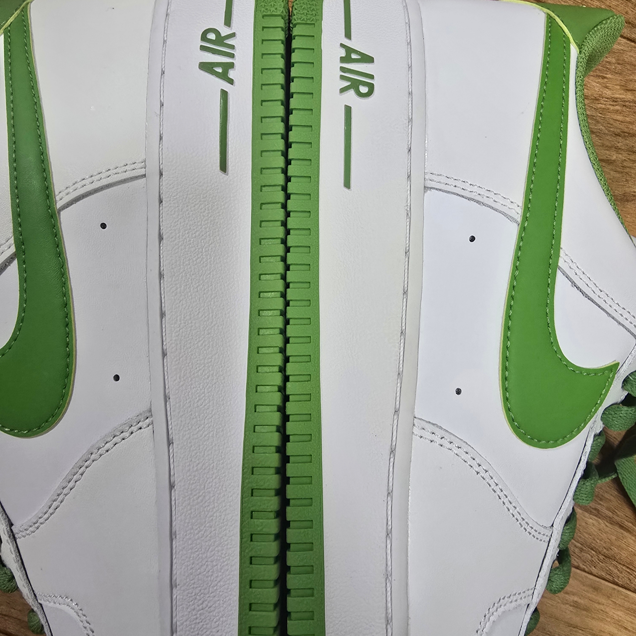 Nike Air Force 1 Low '07 White Chlorophyll 착용 스타일 - 2