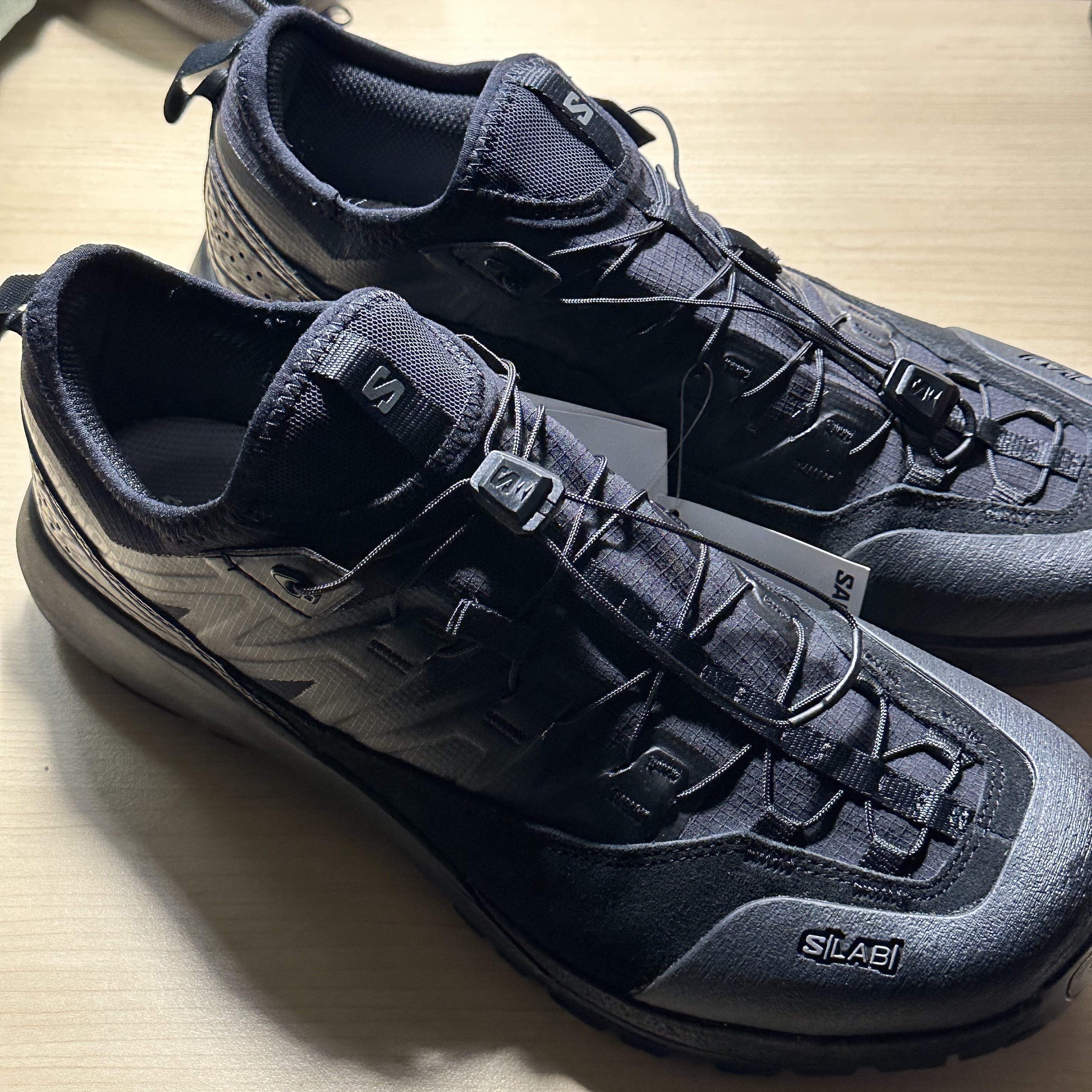 Salomon Alpinway Advanced Black Asphalt 착용 스타일 - 2