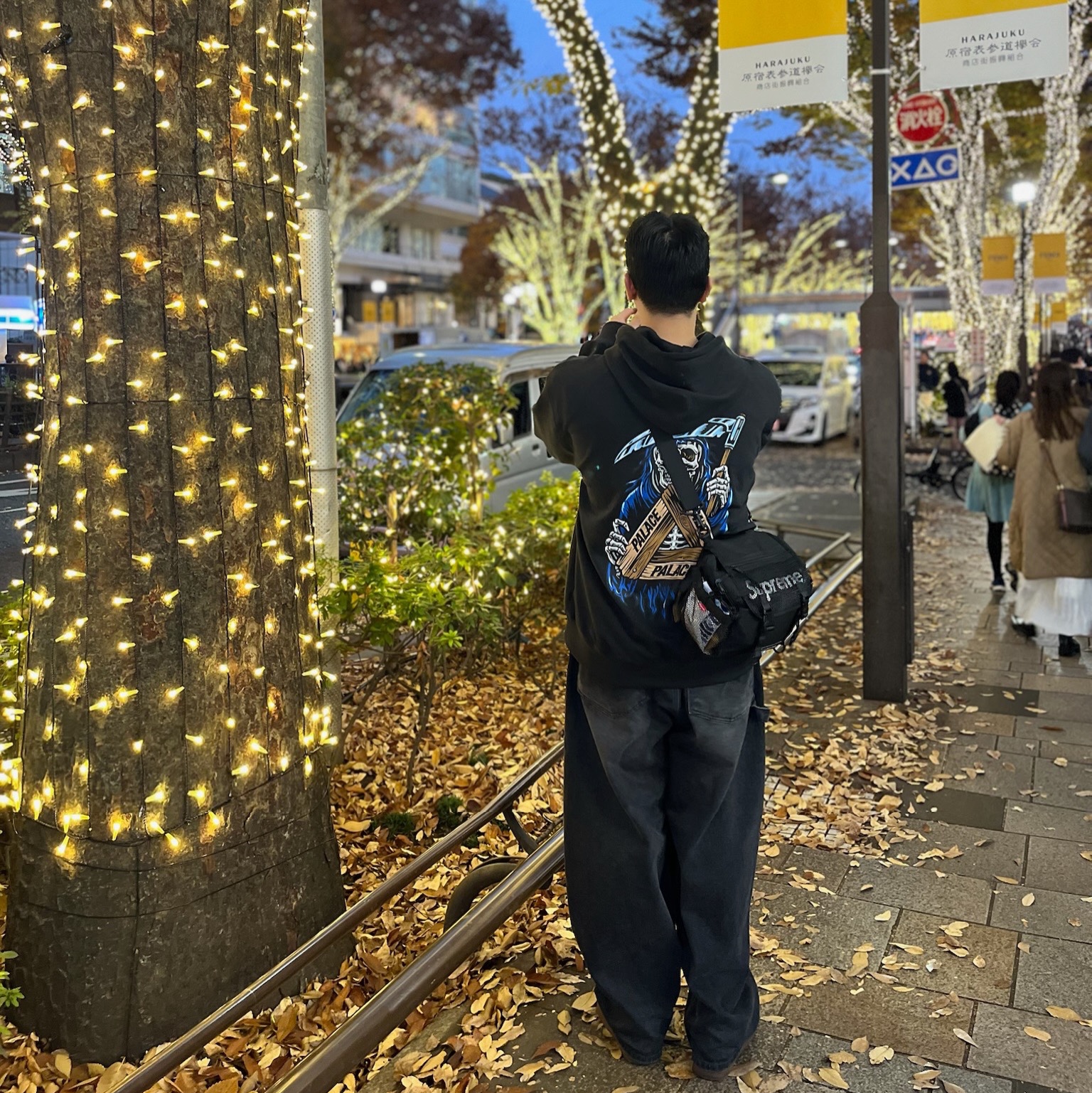Palace Reaper Hood Black - 23FW, Supreme Mesh Waist Bag Black - 20SS 착용 스타일 - 3