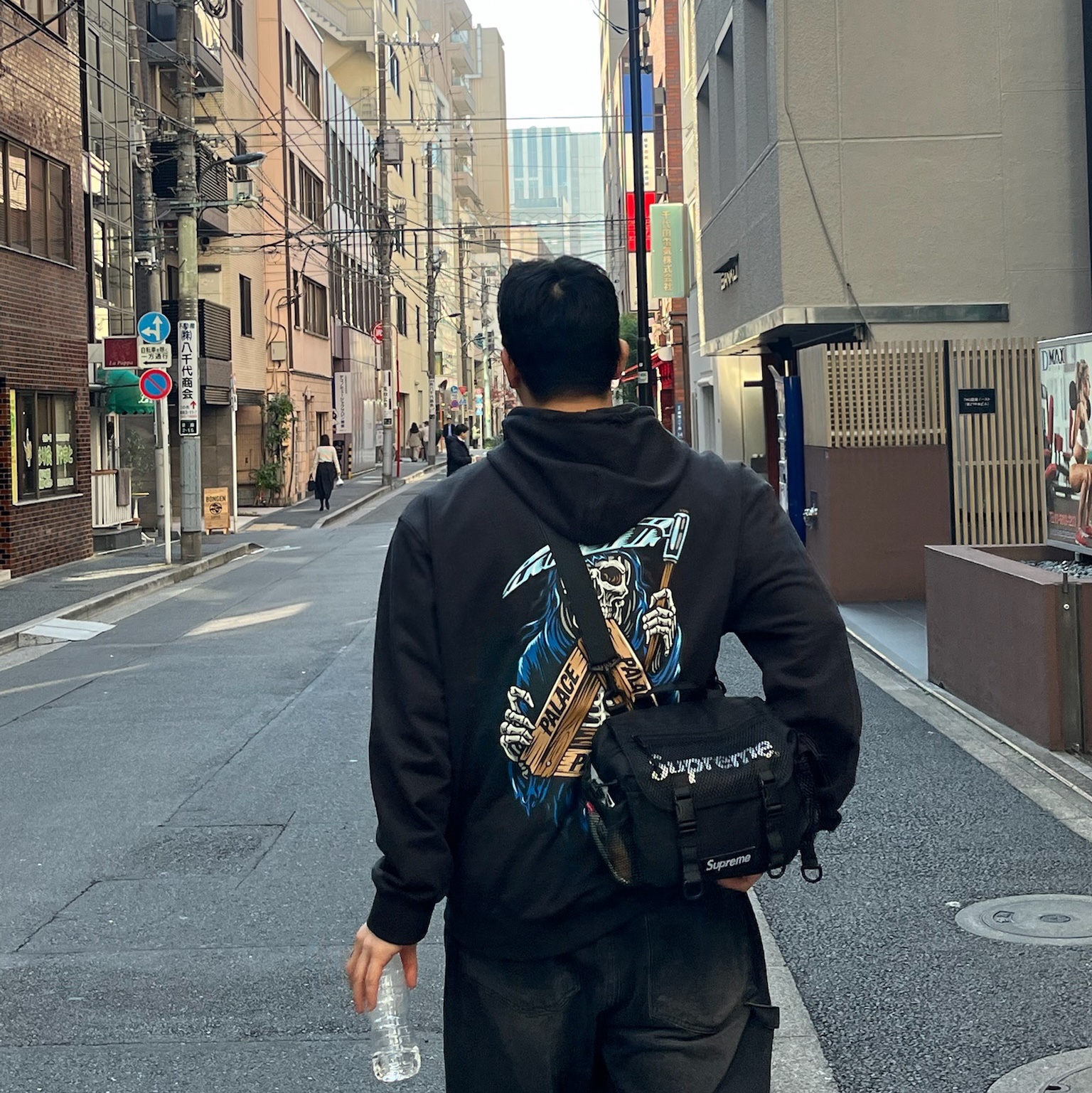 Palace Reaper Hood Black - 23FW, Supreme Mesh Waist Bag Black - 20SS 착용 스타일 - 2