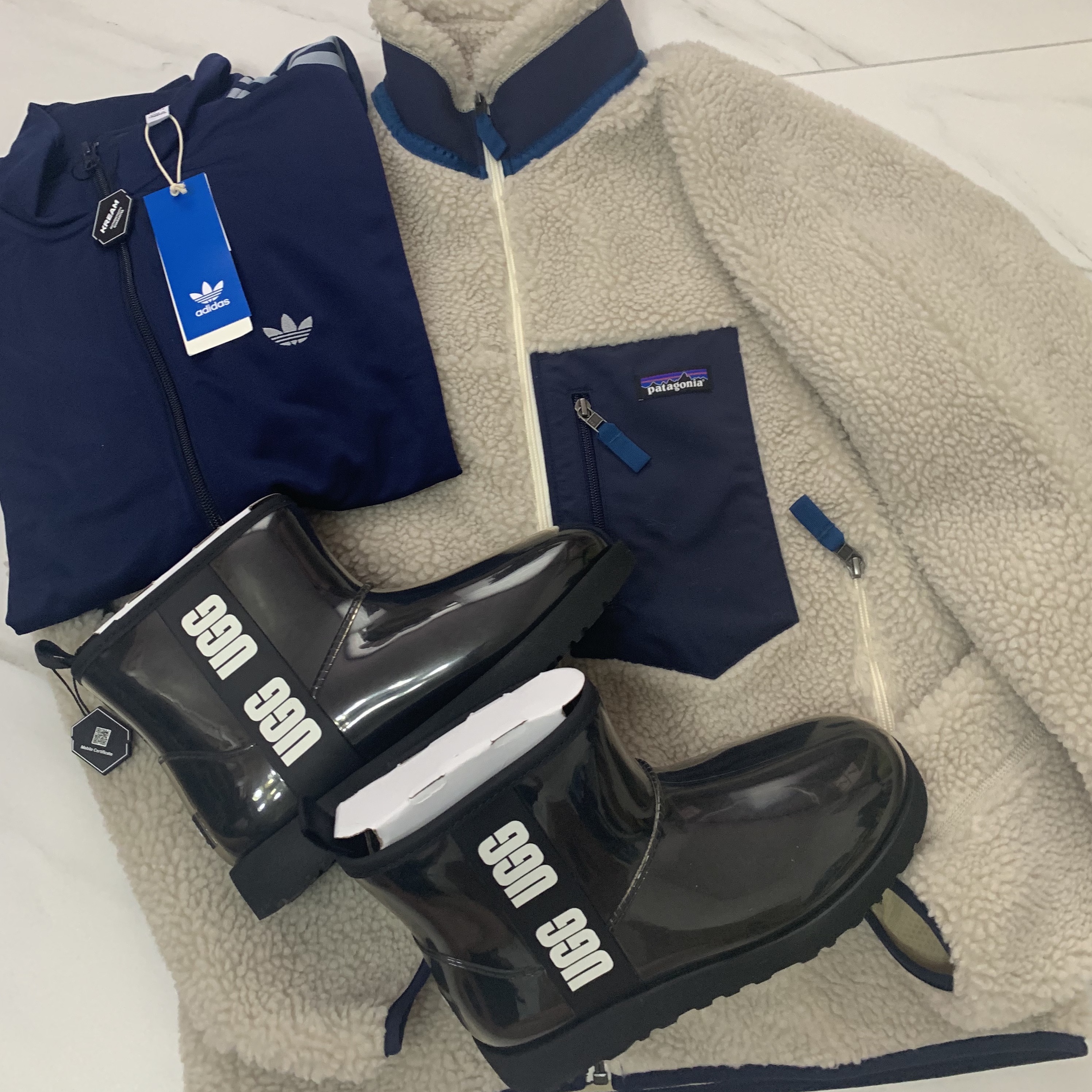 Adidas Originals Beckenbauer Track Jacket Night Indigo - KR Sizing, (W) UGG Classic Clear Mini Boots Black 착용 스타일