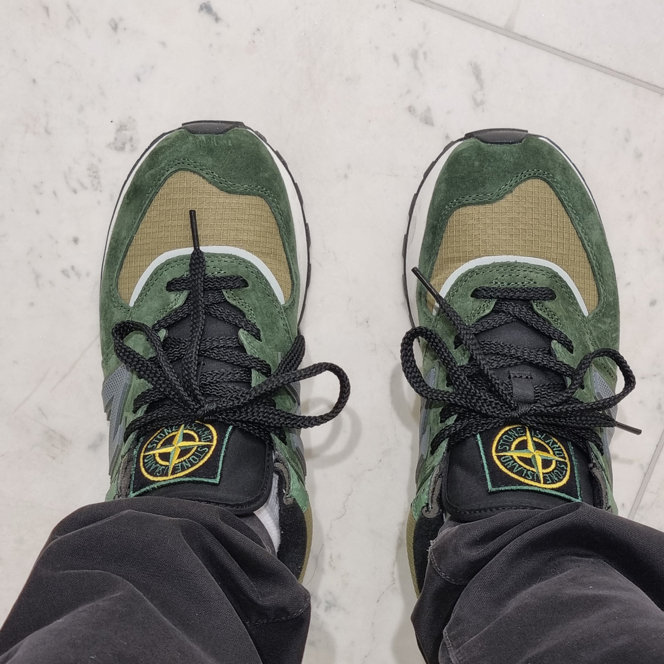 New Balance x Stone Island 574 Legacy Dark Green 착용 스타일