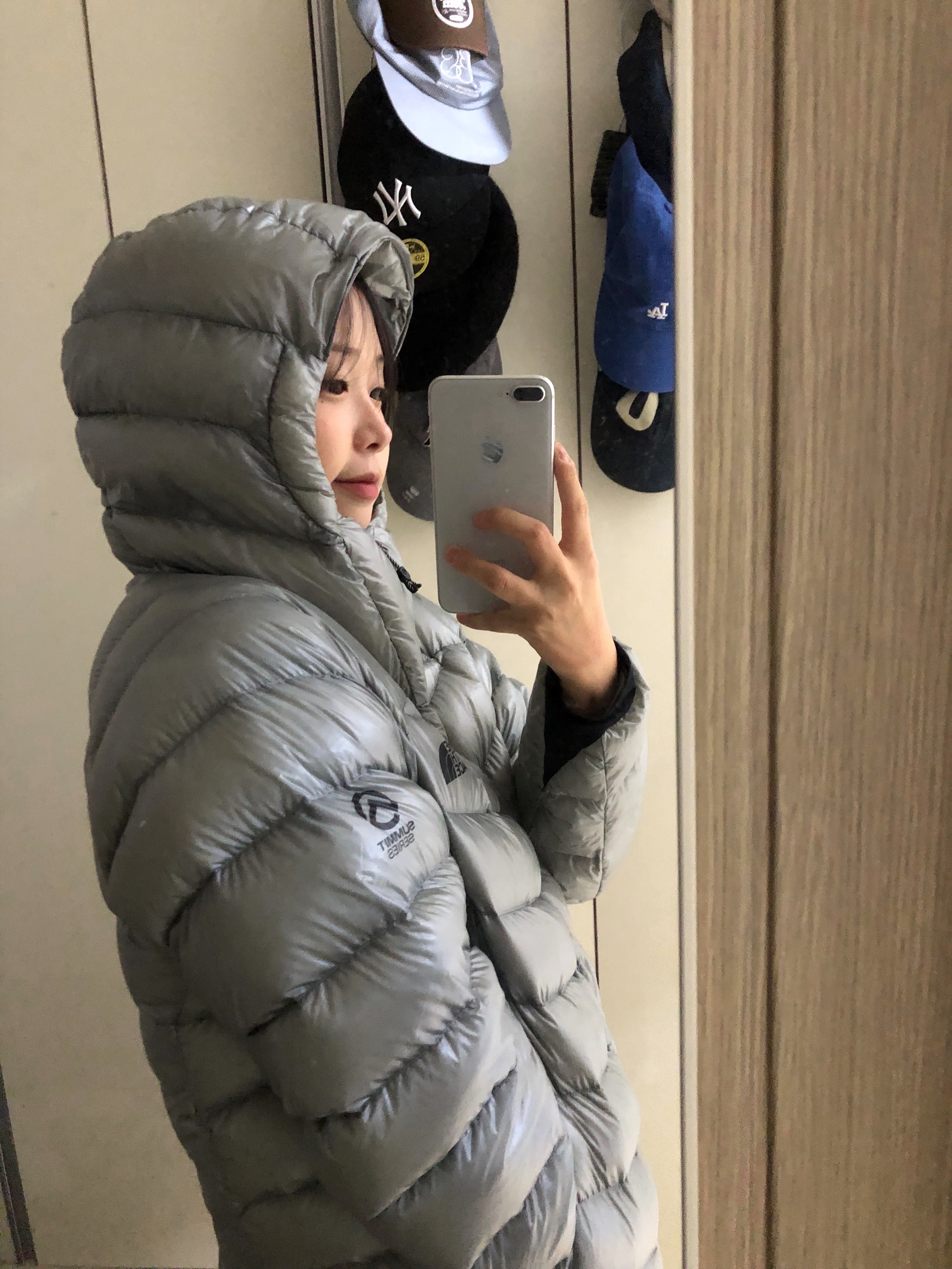 The North Face Summit Mattehorn RDS Down Jacket Light Gray 착용 스타일 - 3