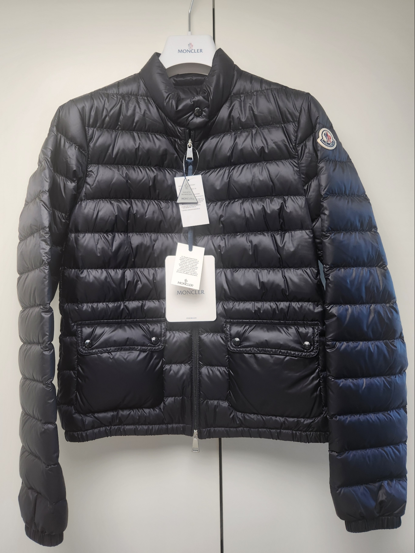 (W) Moncler Lans Short Down Jacket Black - 23SS 착용 스타일 - 1