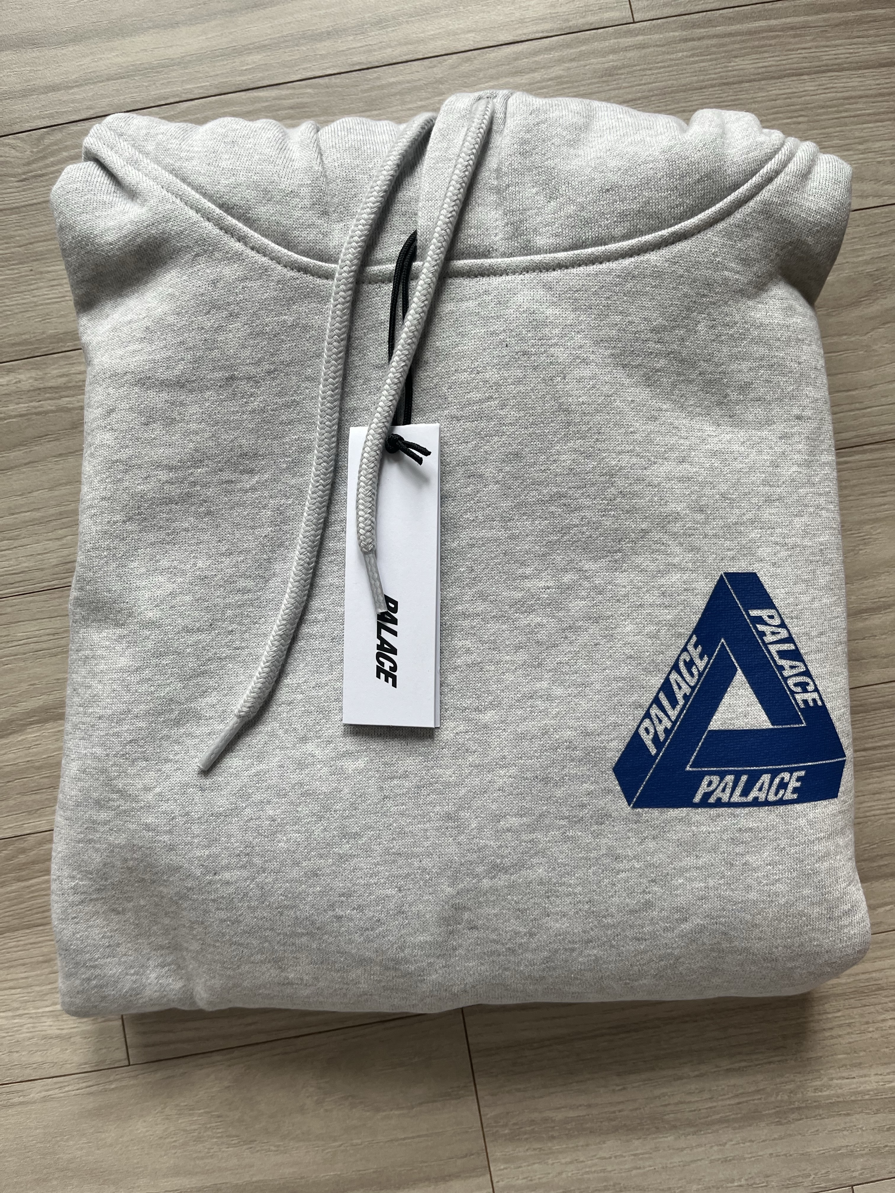 Palace Tri-Dragon Hood Grey Marl - 24SS 착용 스타일
