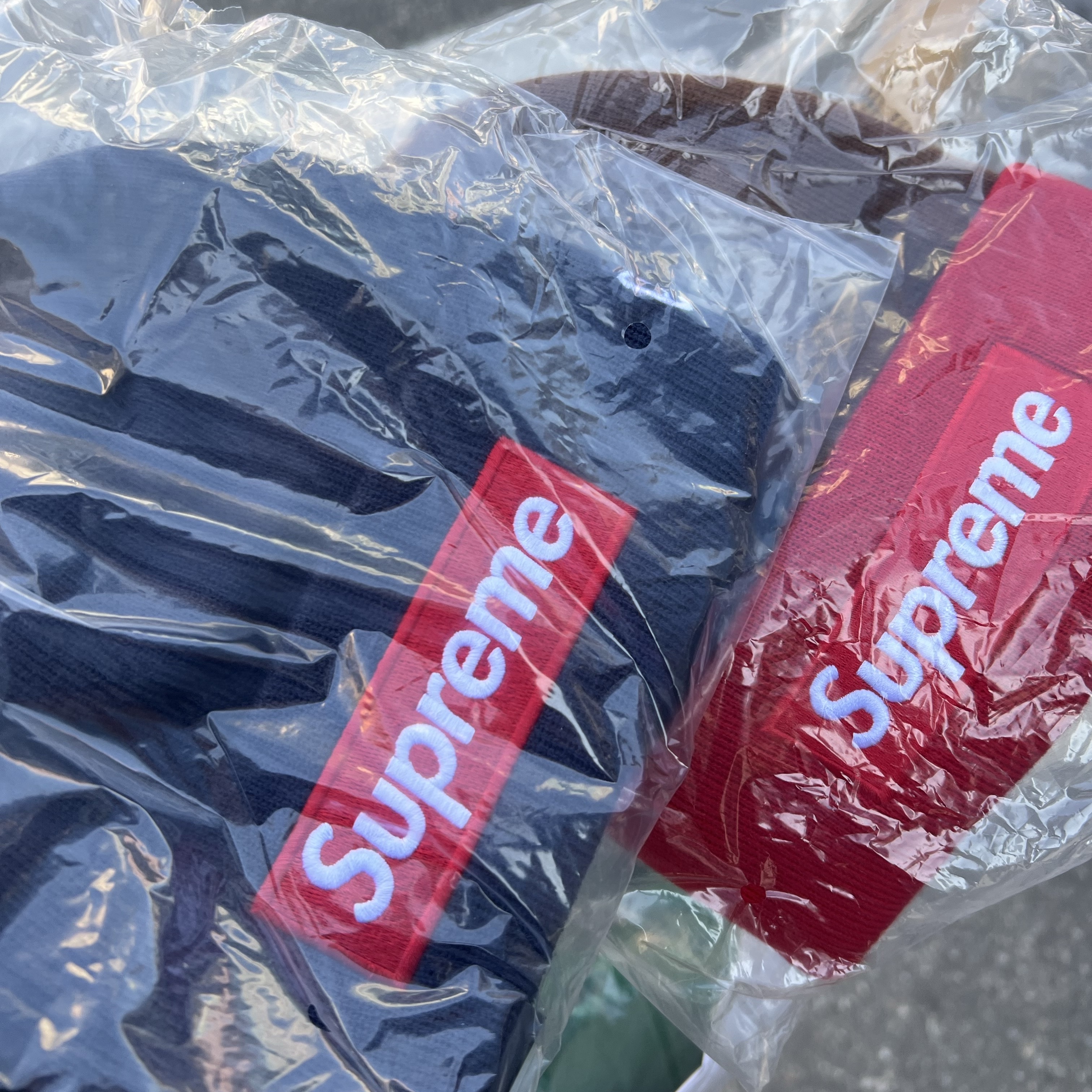 Supreme New Era Box Logo Beanie Multicolor - 24FW, Supreme New Era Box Logo Beanie Navy - 24FW 착용 스타일