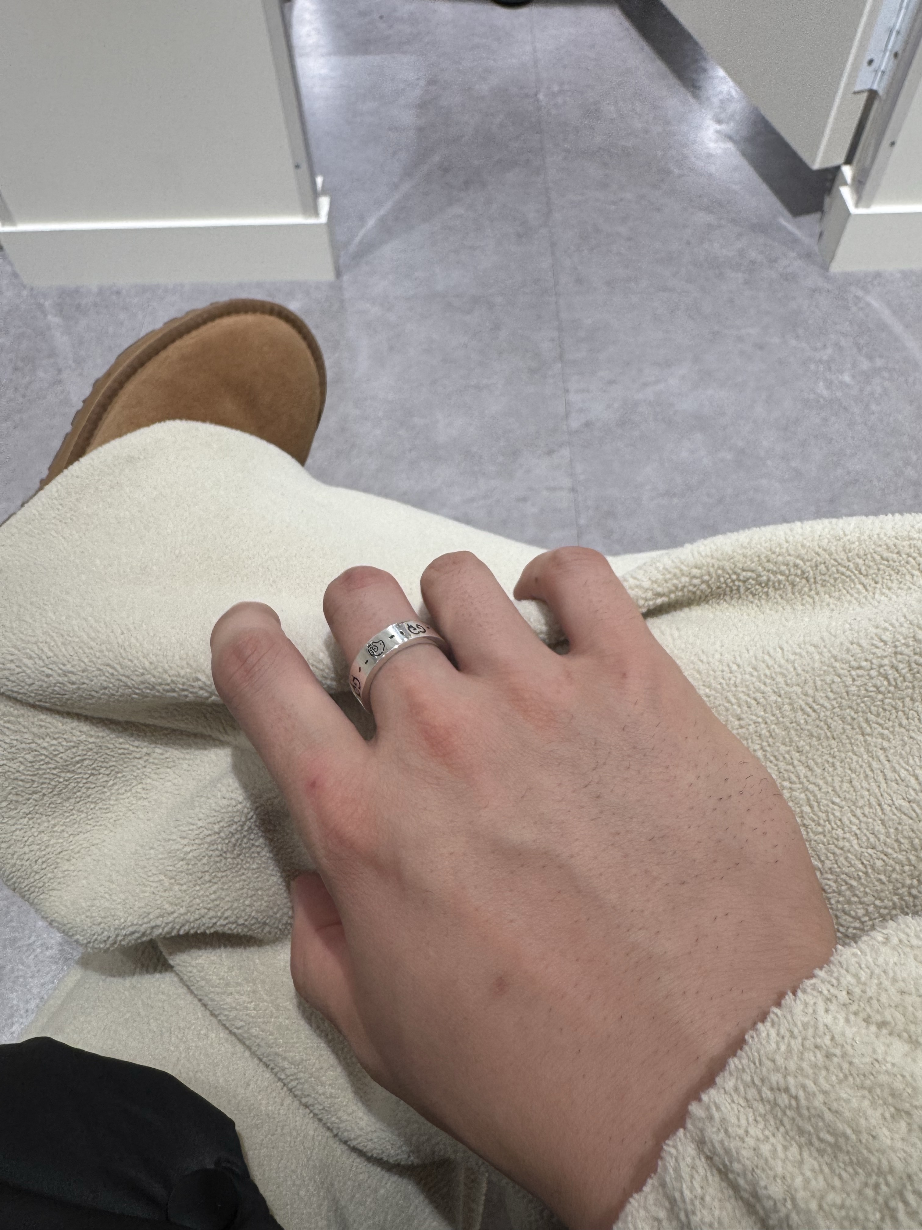 Gucci Ghost Ring Silver 6mm 착용 스타일
