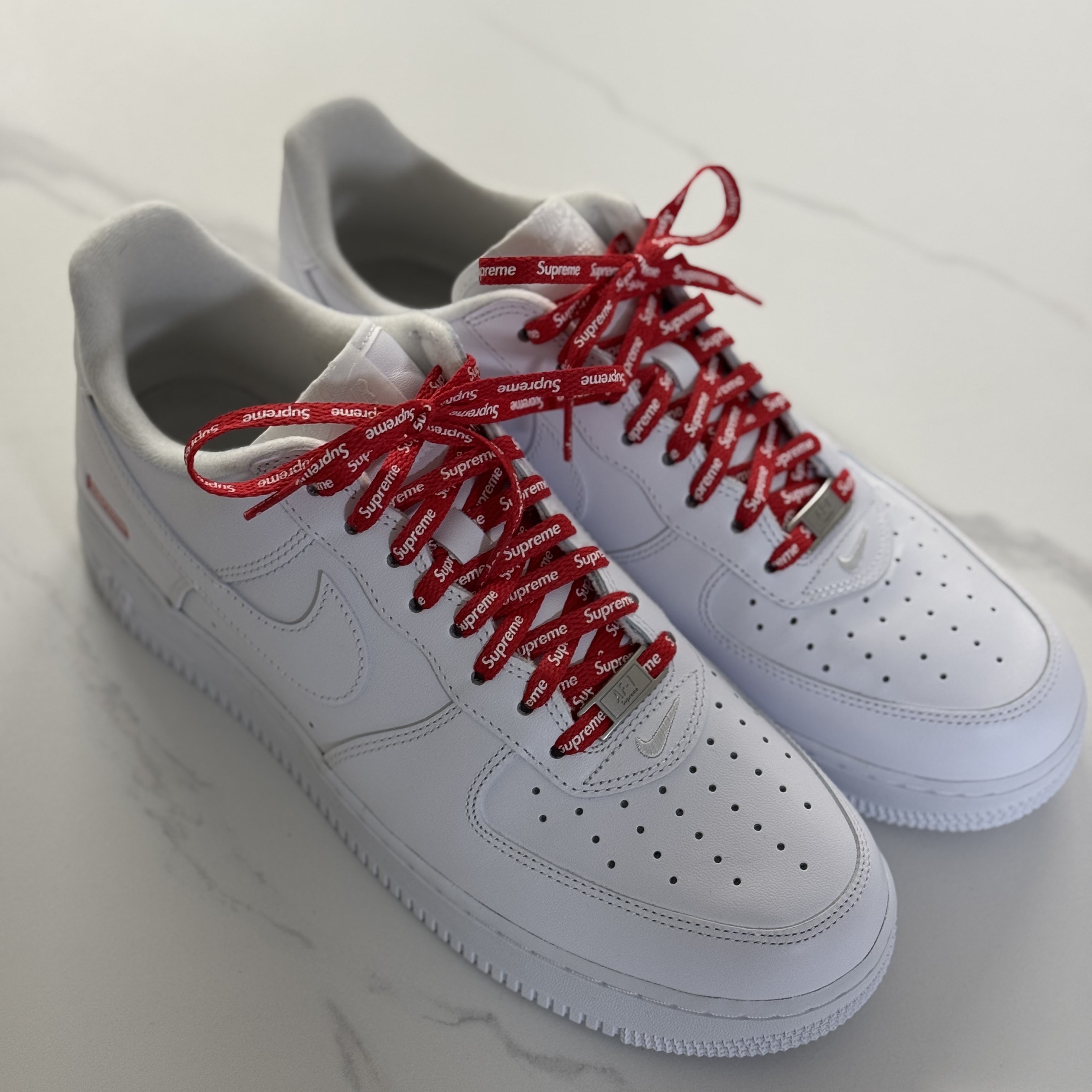 Nike x Supreme Air Force 1 Low White 착용 스타일