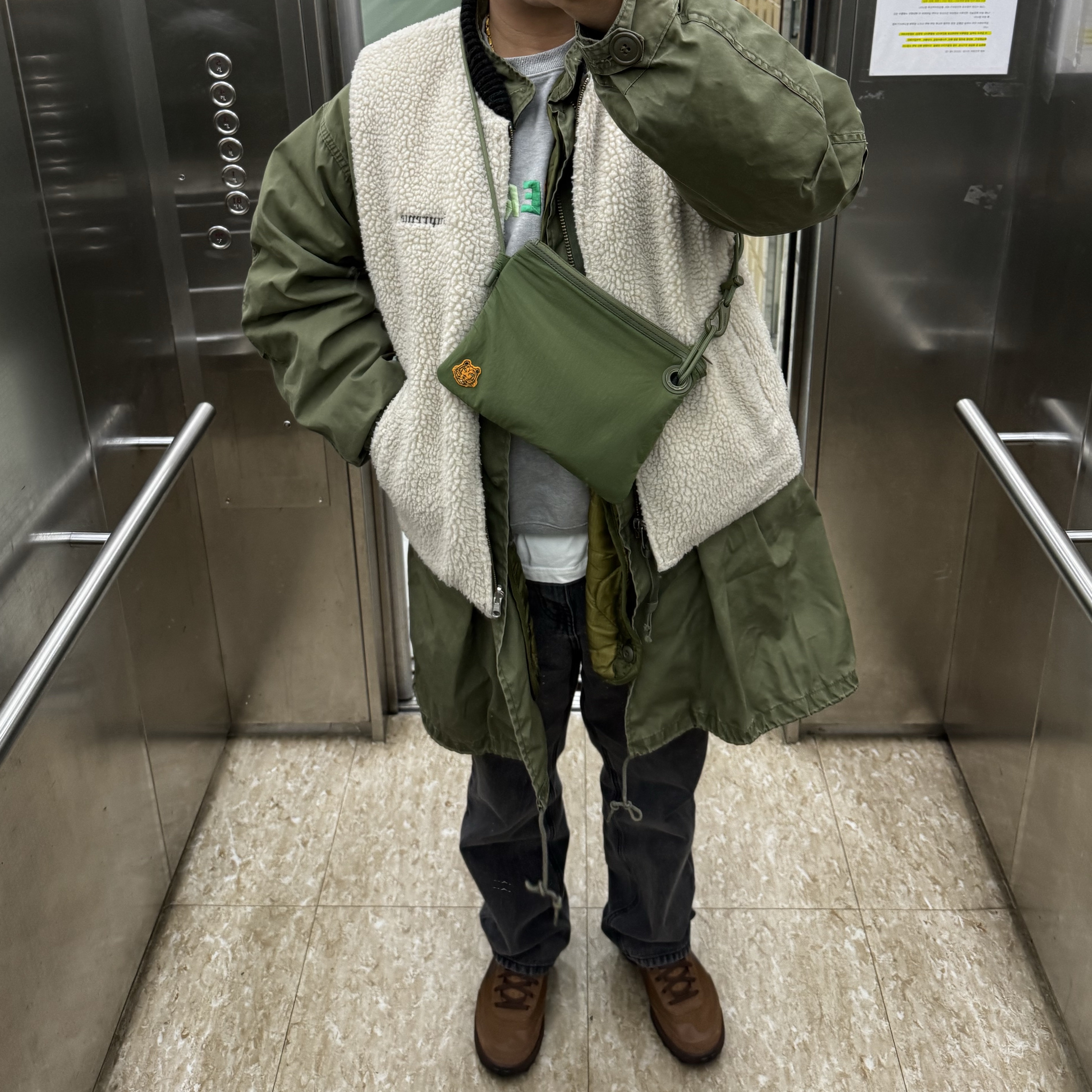 Supreme Reversible Faux Shearling Vest Brown - 24FW, Nike x Tom Sachs General Purpose Shoe Brown 착용 스타일