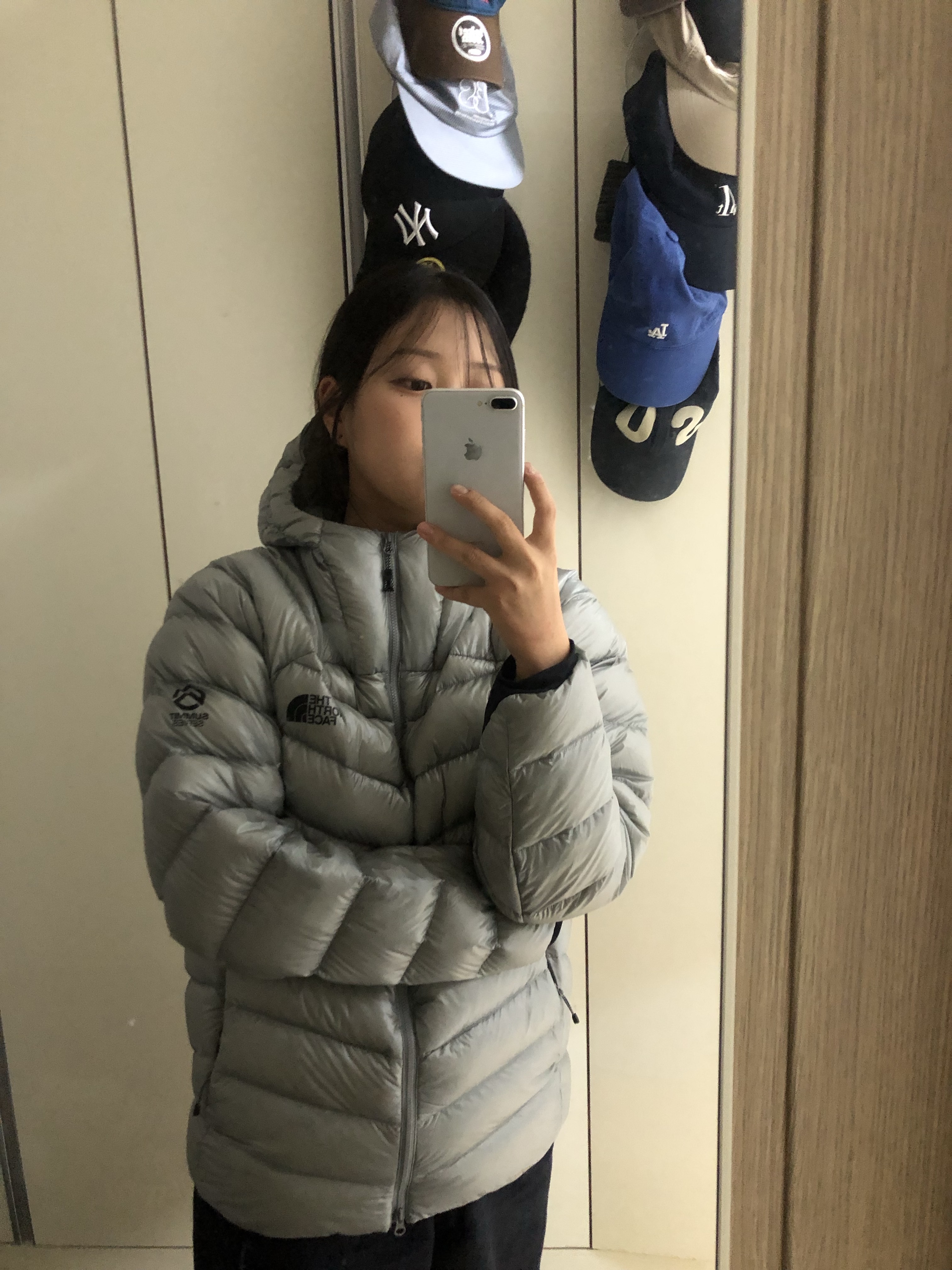 The North Face Summit Mattehorn RDS Down Jacket Light Gray 착용 스타일 - 2