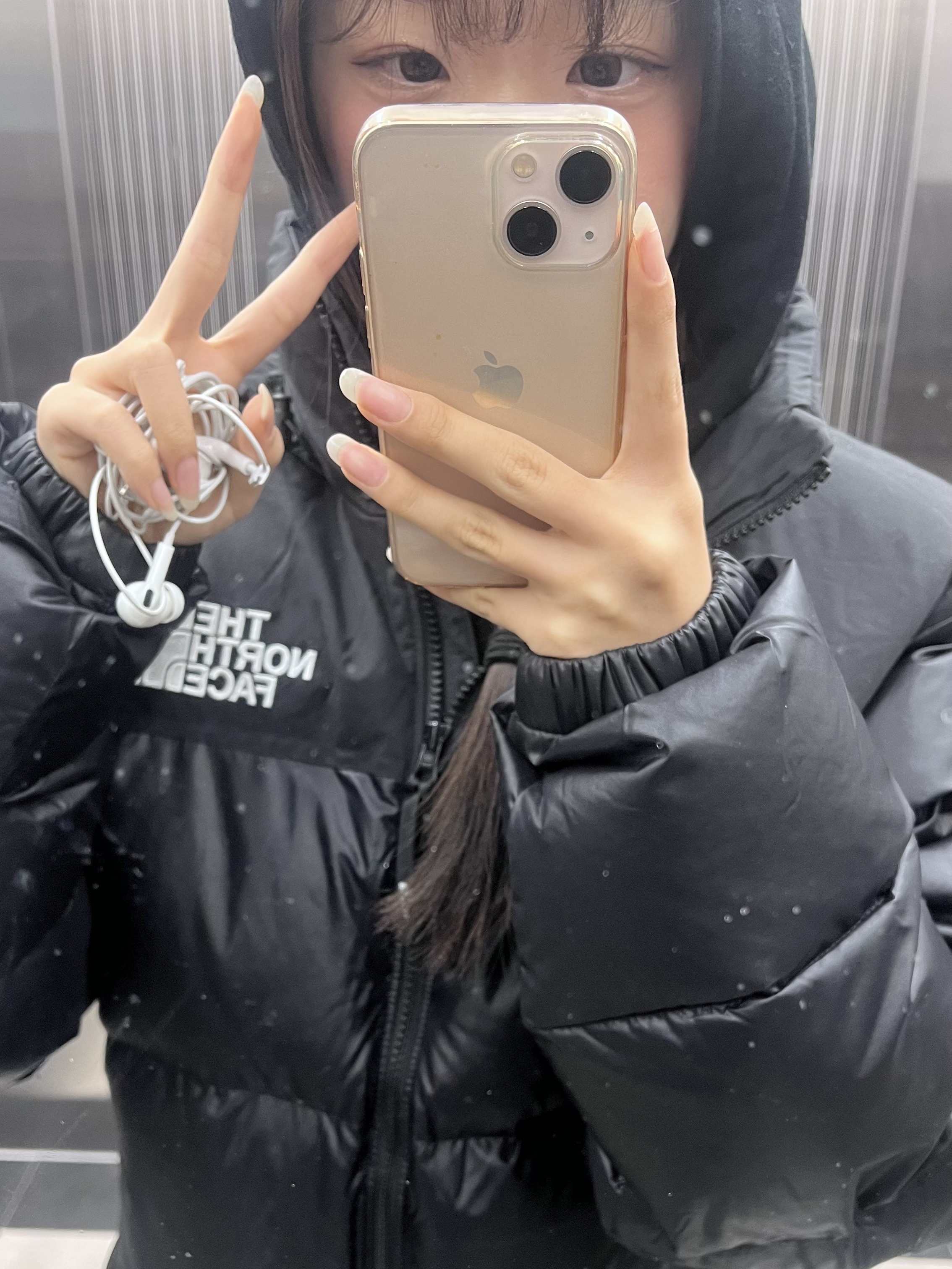 The North Face On Ball Jacket Black 착용 스타일 - 2