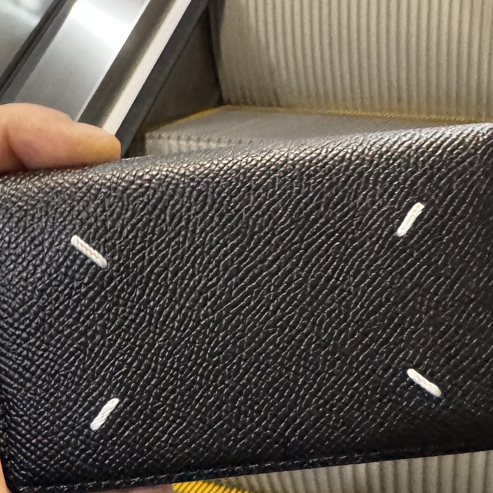 Maison Margiela Leather Business Card Holder Black 착용 스타일