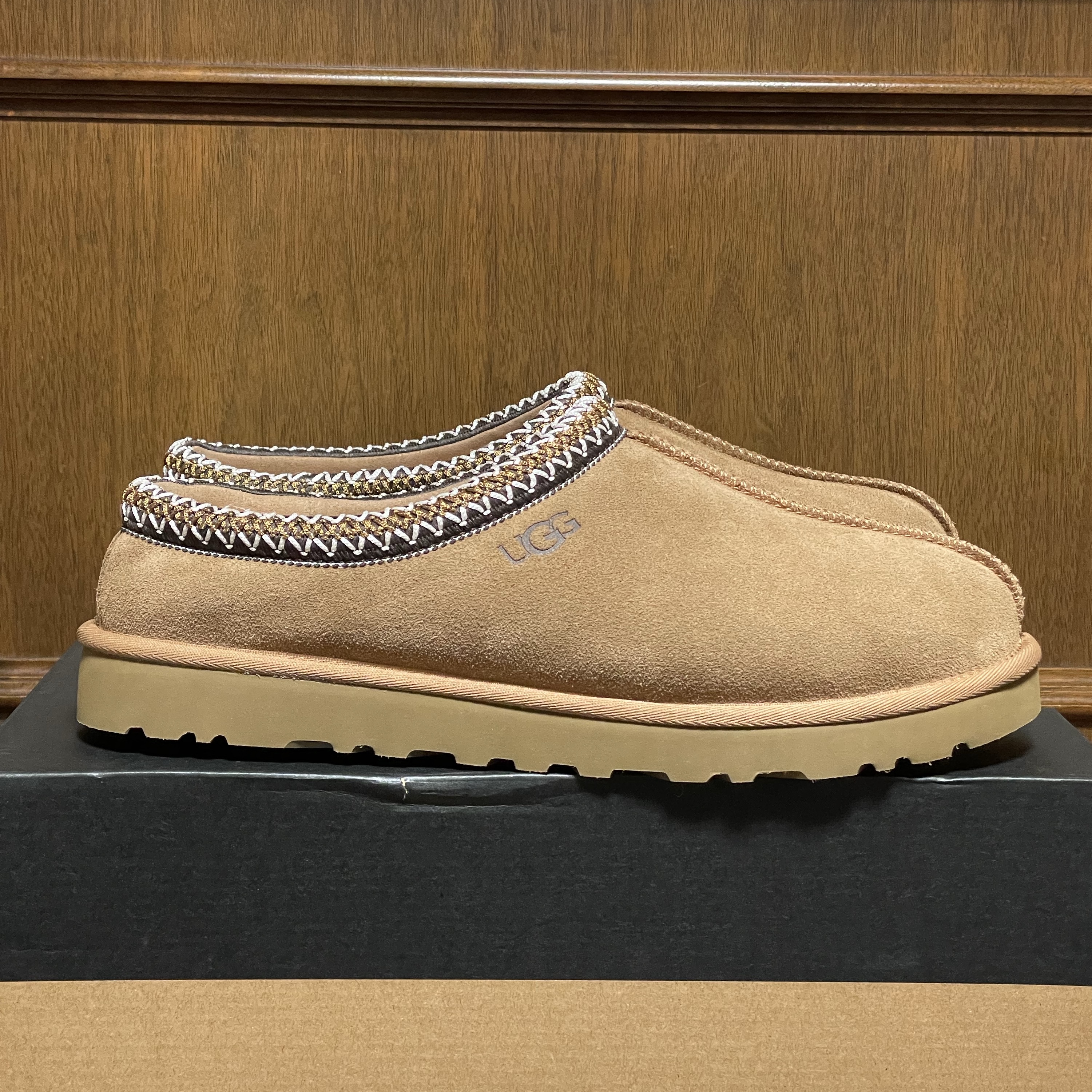 UGG Tasman Slipper Chestnut 착용 스타일 - 4