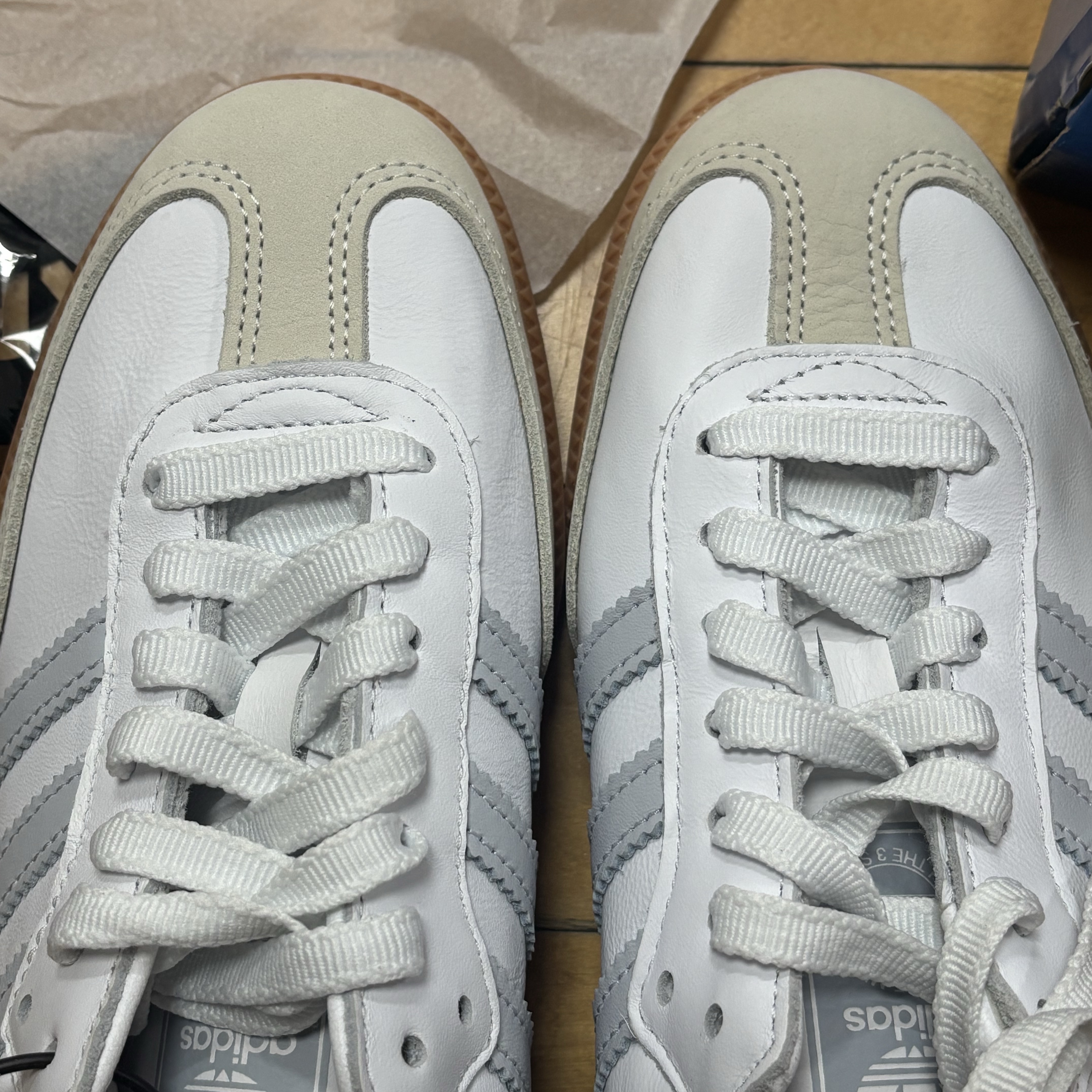 (W) Adidas Samba OG Cloud White Halo Blue 착용 스타일 - 1