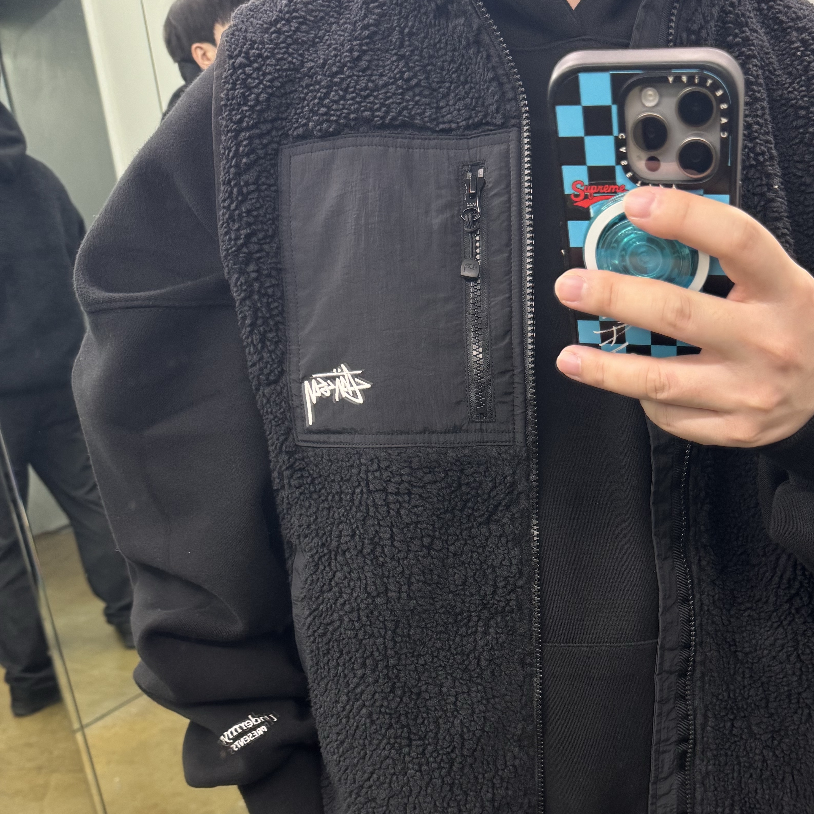Stussy Sherpa Reversible Vest Black, Undermycar Mu.12 Anti Fxxking Logo Play Oversized Bonded Hoodie Black 착용 스타일