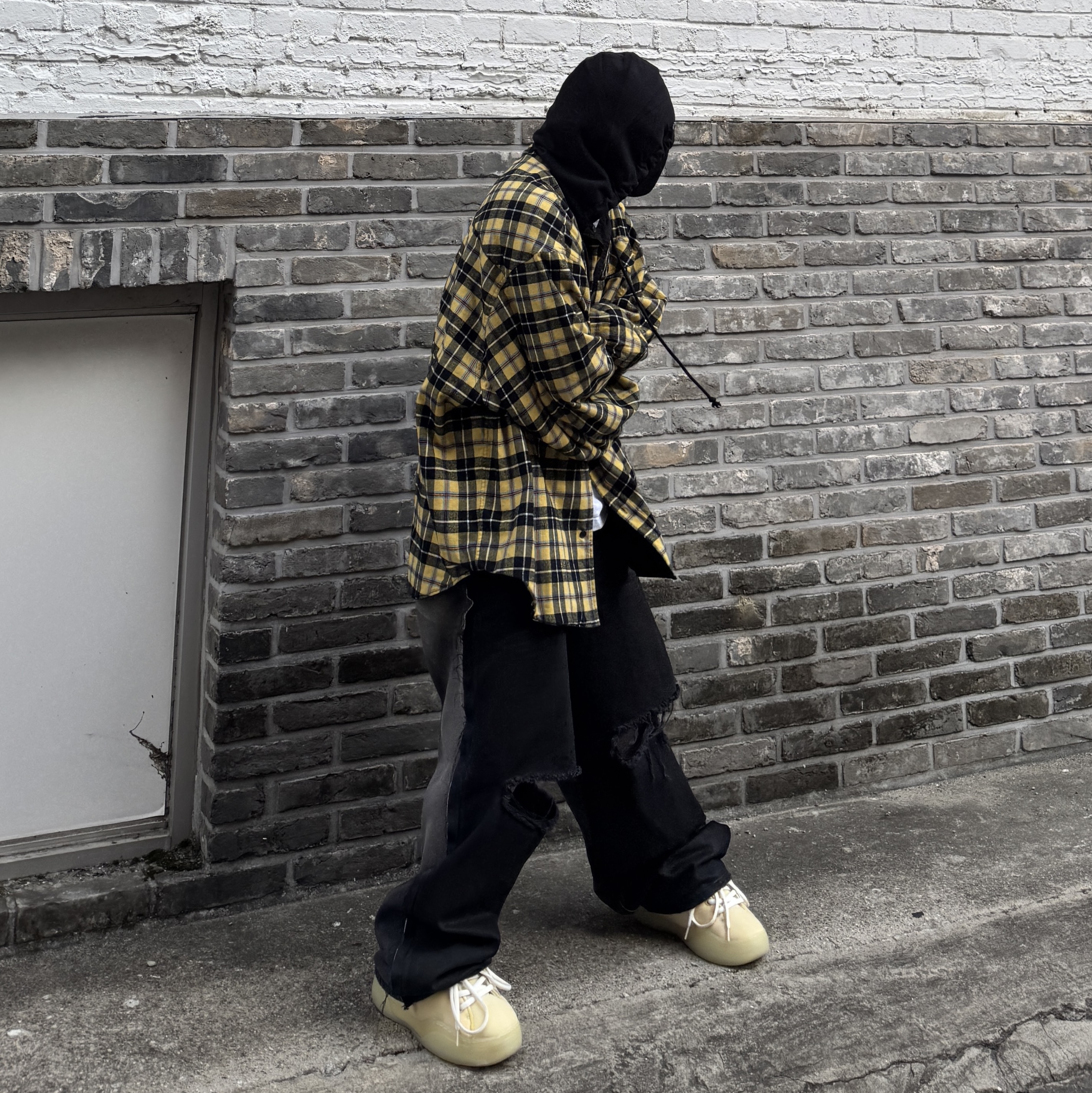 ERL Vamp Skate Shoe Foam, Project G/R Two Faced Denim Pants Black 착용 스타일 - 2