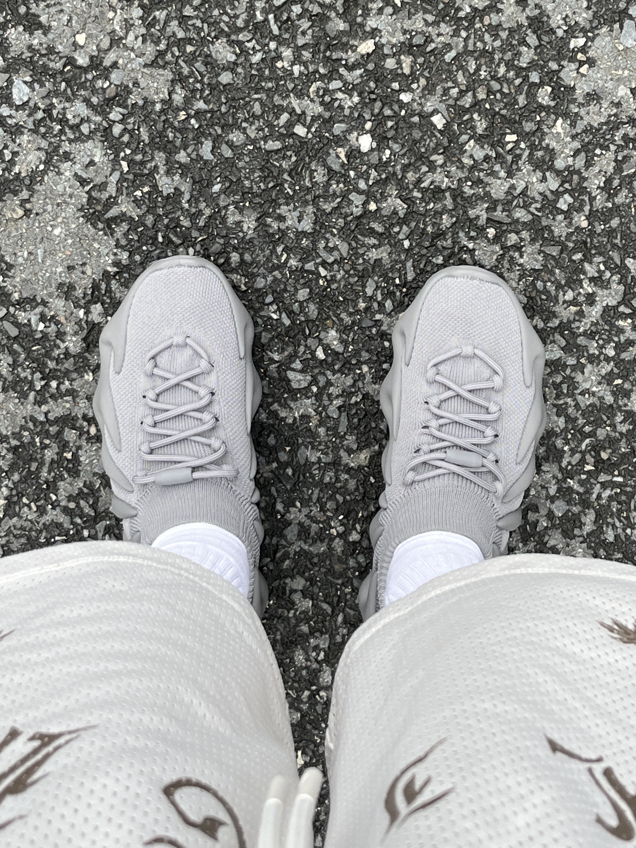 Adidas Yeezy 450 Stone Teal, Jordan Artist Series by Umar Rashid Mesh Shorts Phantom - Asia 착용 스타일 - 2