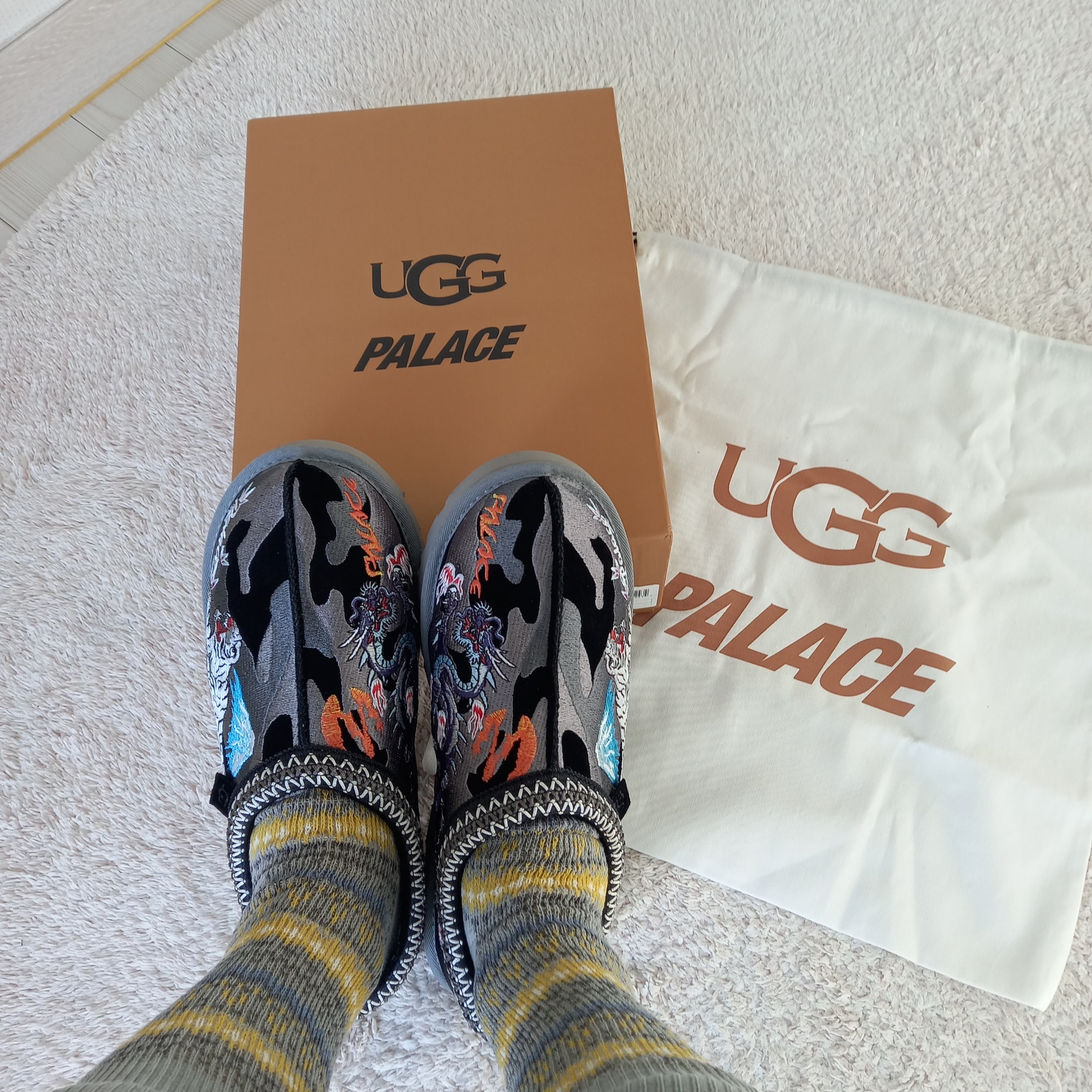 UGG x Palace Tasman Slipper Black Camo 착용 스타일 - 6