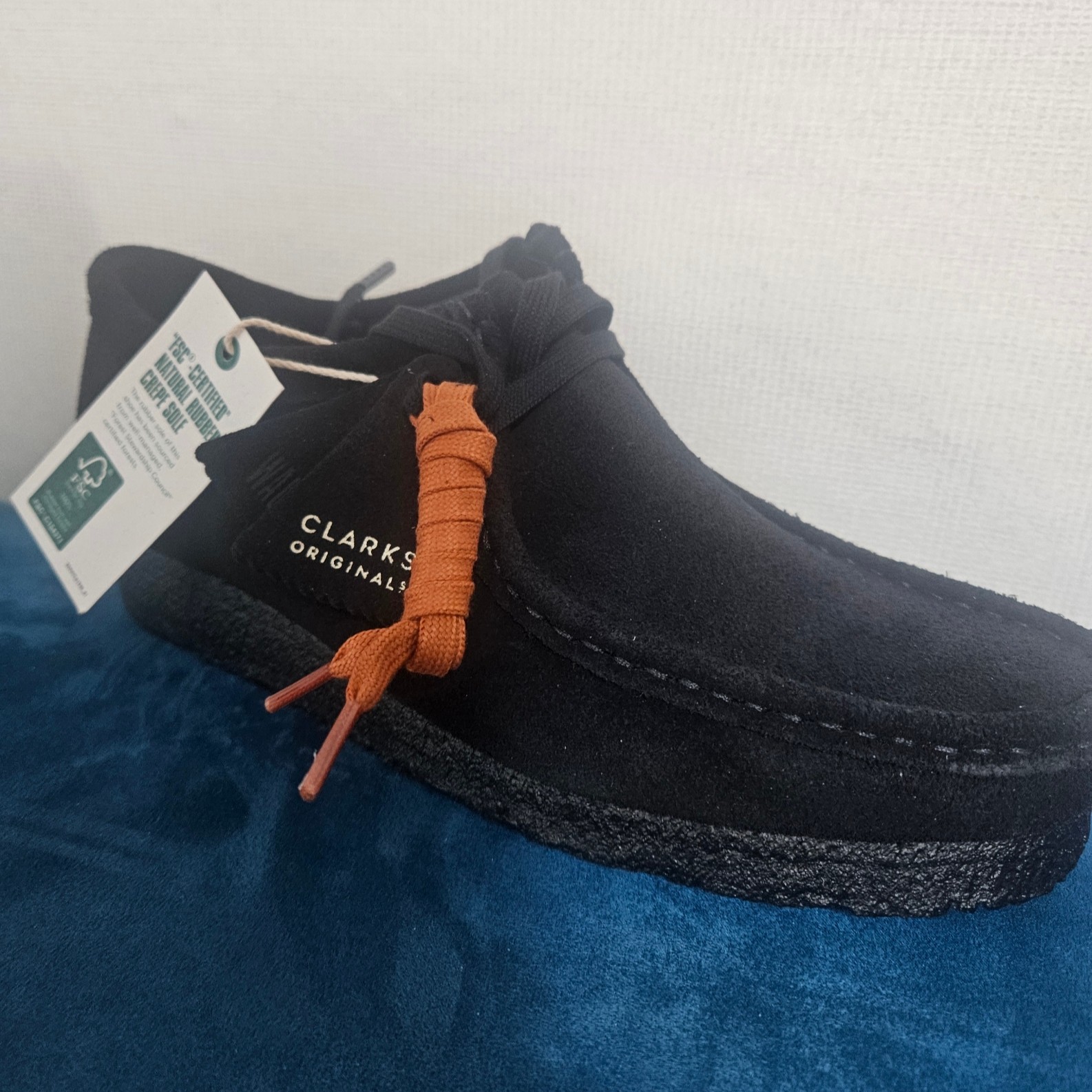 Clarks Wallabee Black Suede 착용 스타일