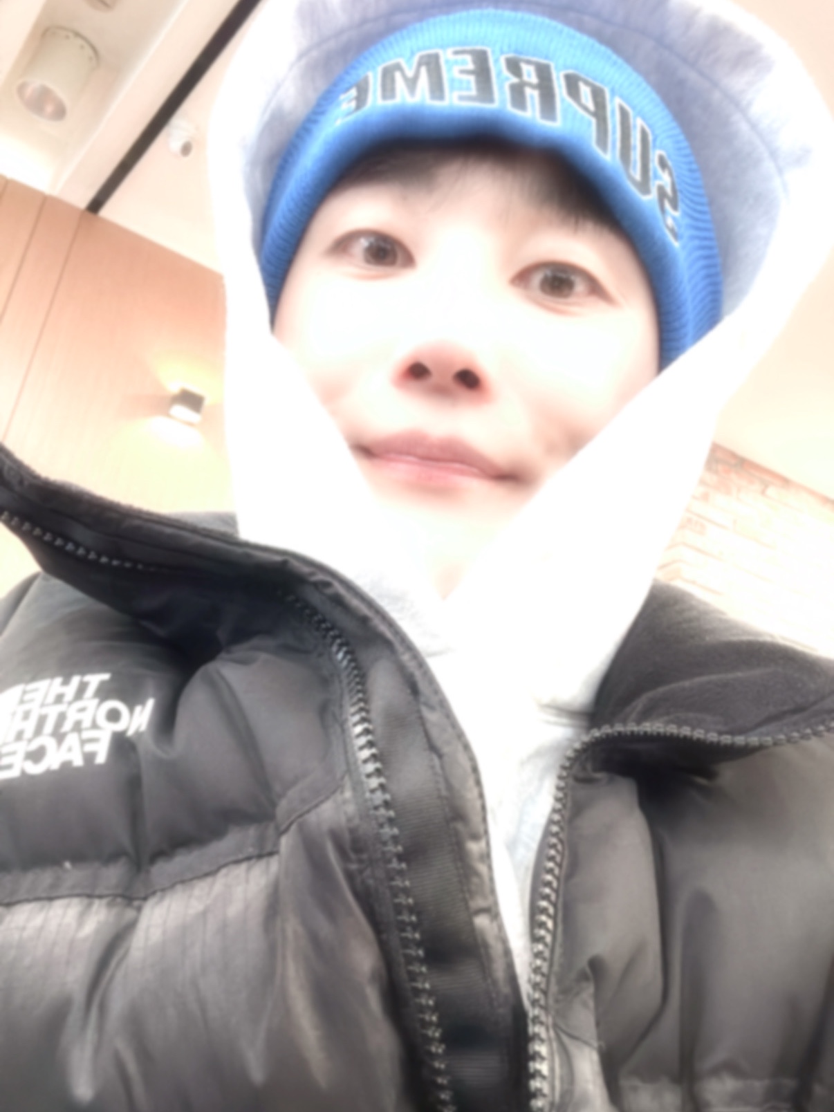 Supreme Slant Beanie Blue - 23FW, IAB Studio Hoodie Light Gray 착용 스타일 - 2