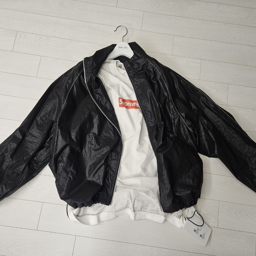 (W) Matin Kim Logo Coating Jumper Black, Supreme x MM6 Maison Margiela Box Logo T-Shirt White - 24SS 착용 스타일