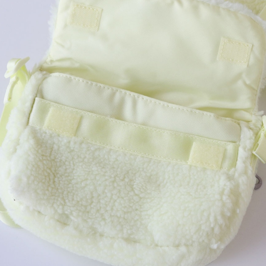 (Kids) Nike NSW Faux Fur Crossbody Bag Neon 착용 스타일 - 2