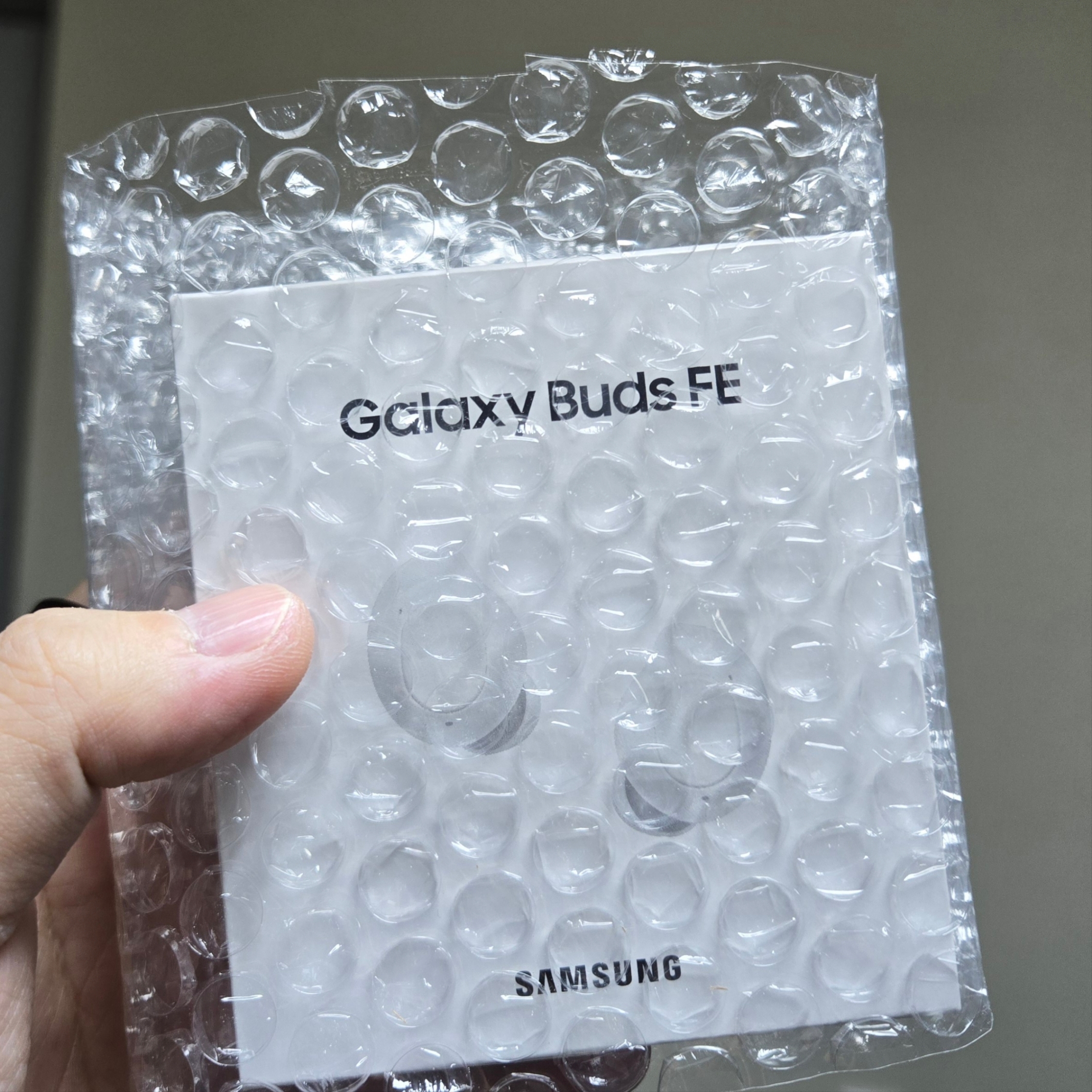 Samsung Galaxy Buds FE White (Korean Ver.) 착용 스타일