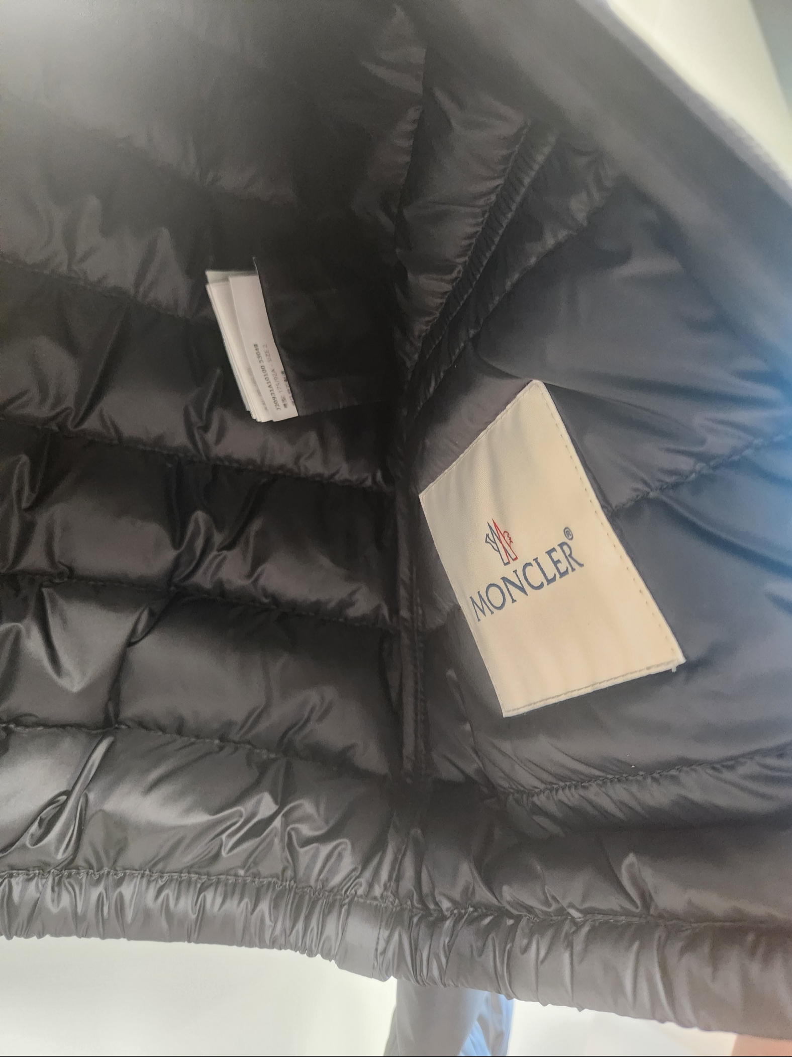 (W) Moncler Lans Short Down Jacket Black - 23SS 착용 스타일 - 4