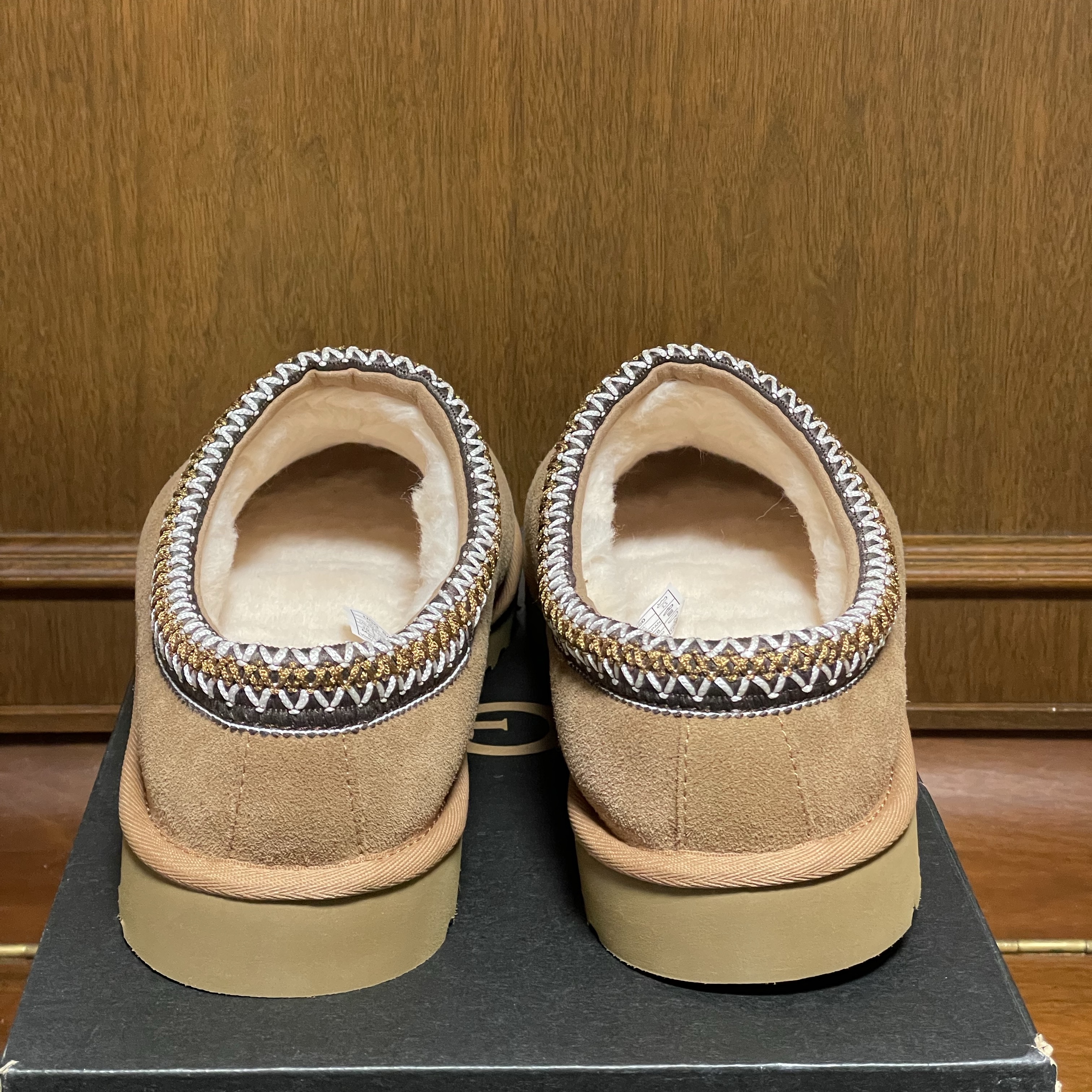 UGG Tasman Slipper Chestnut 착용 스타일 - 5