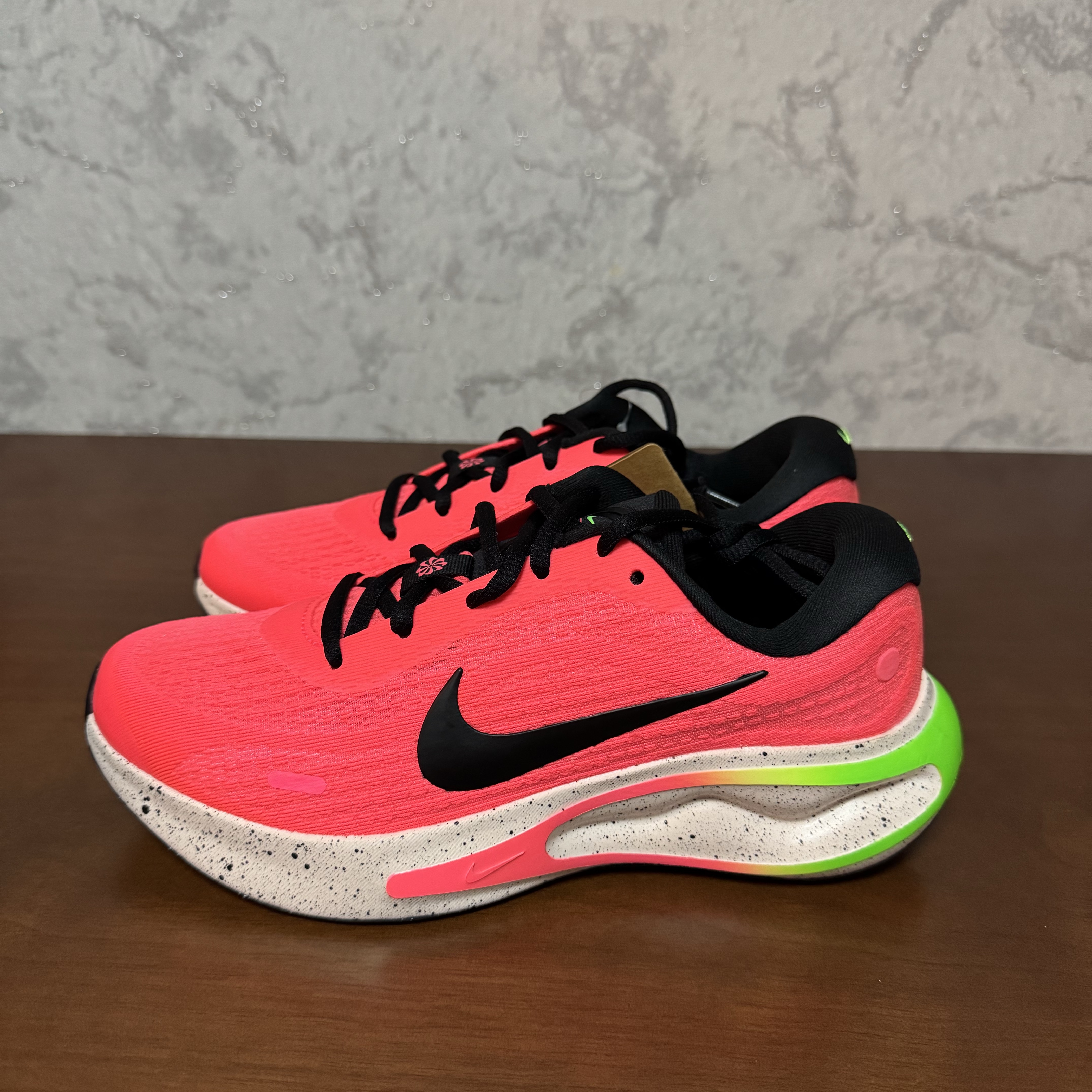 (W) Nike Journey Run Road Running Hot Punch Green Strike 착용 스타일 - 1