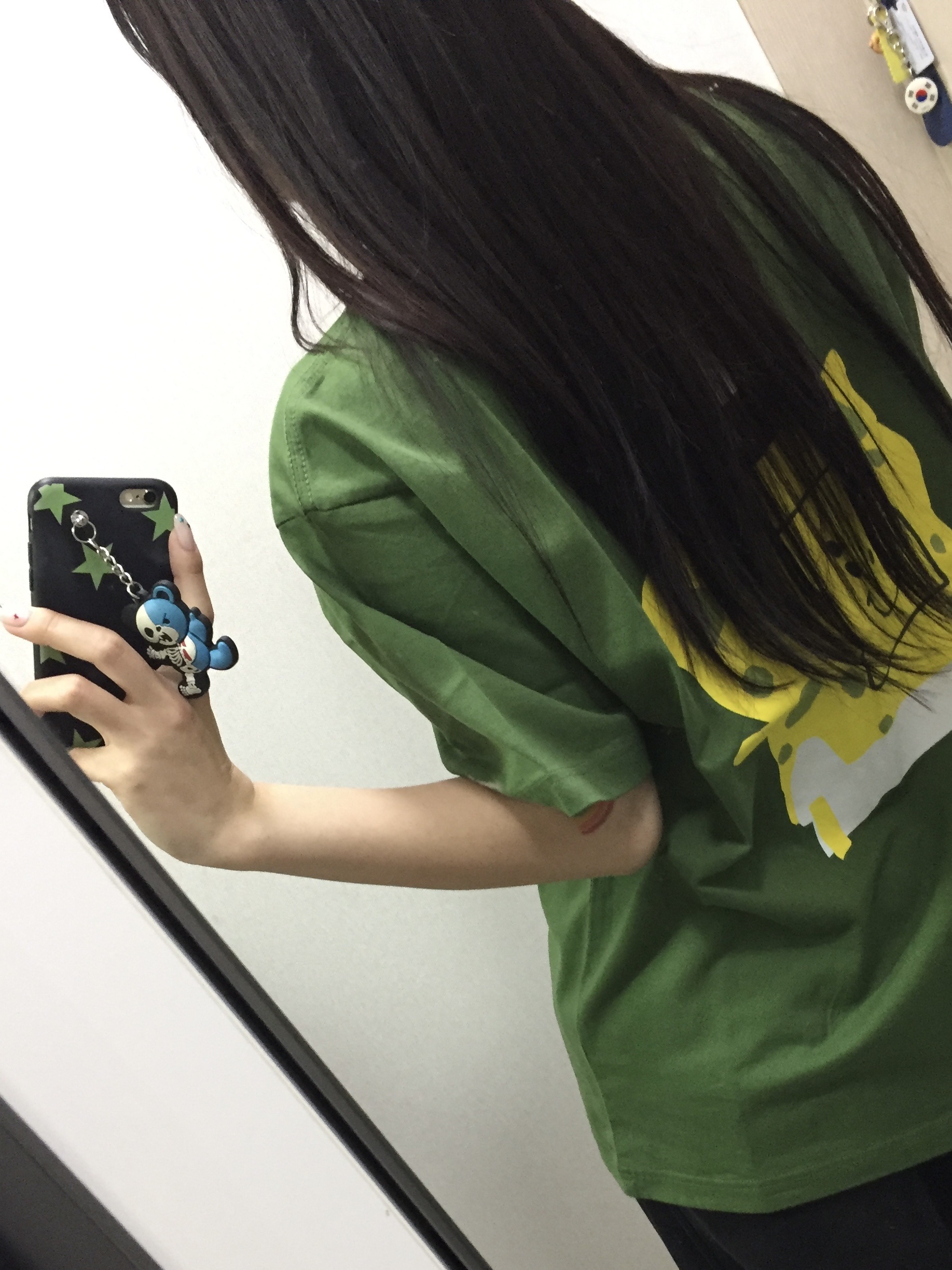 Uniqlo UT x CPFM x SpongeBob Graphic T-Shirt B Olive - KR 착용 스타일 - 1