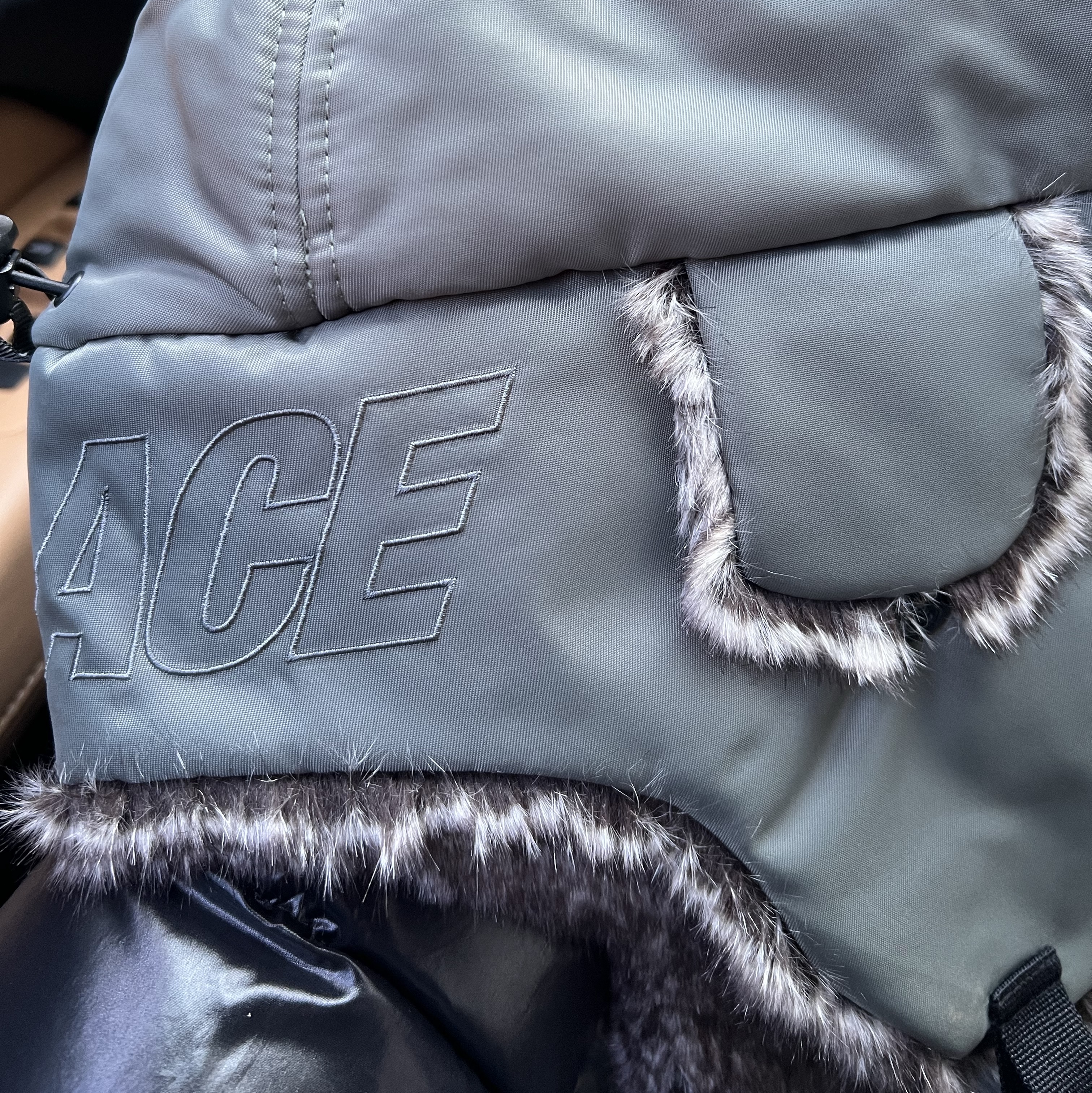 Palace P2B Reverso Fur Trooper Olive - 24FW 착용 스타일