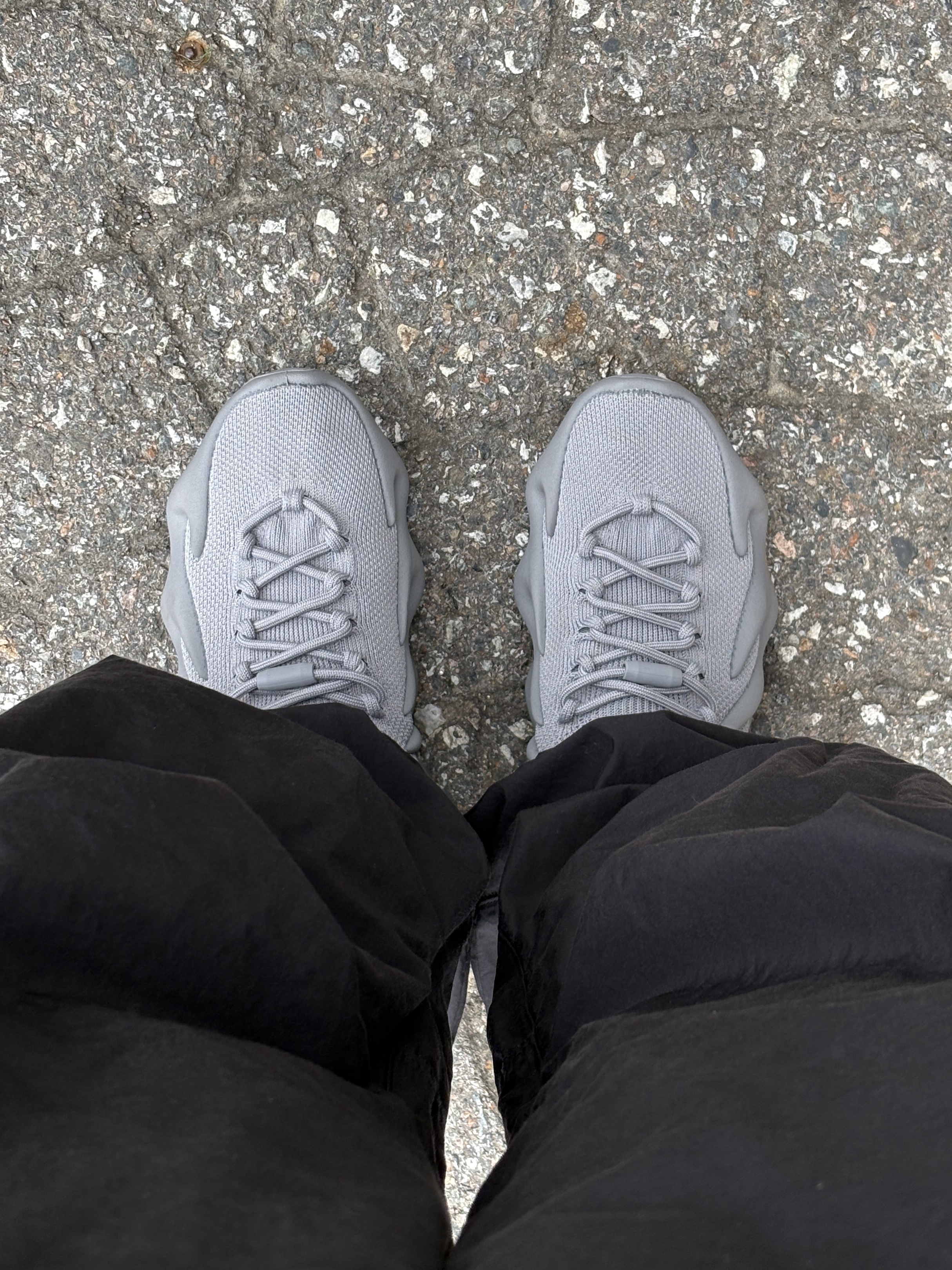 Adidas Yeezy 450 Stone Teal, Jordan Artist Series by Umar Rashid Mesh Shorts Phantom - Asia 착용 스타일 - 1