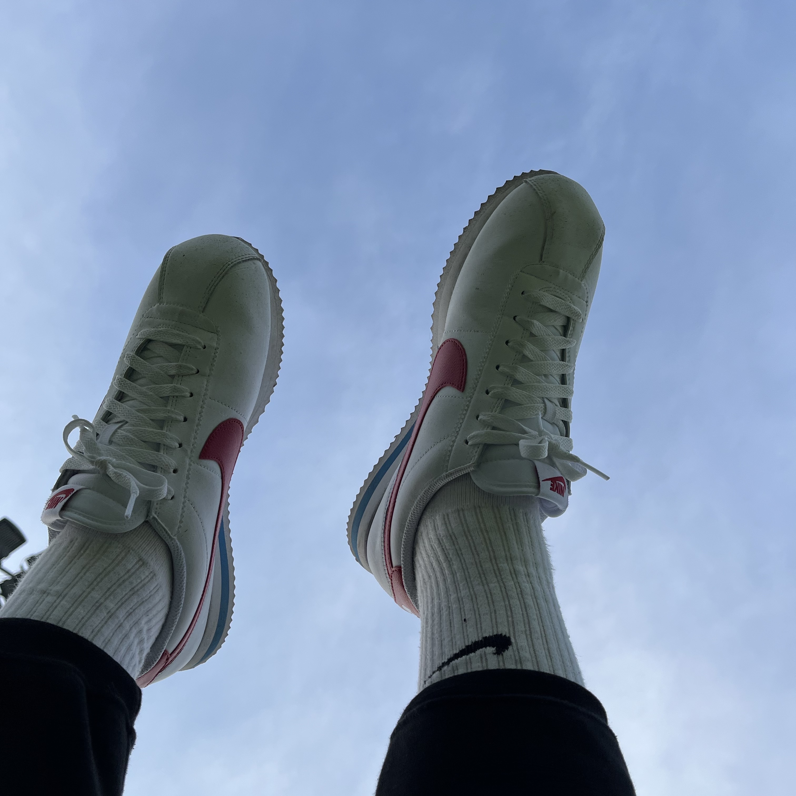 Nike Cortez Varsity Red White & Blue, Nike Everyday Lightweight Training Crew Socks White (3 Pack/Korean Ver.) 착용 스타일