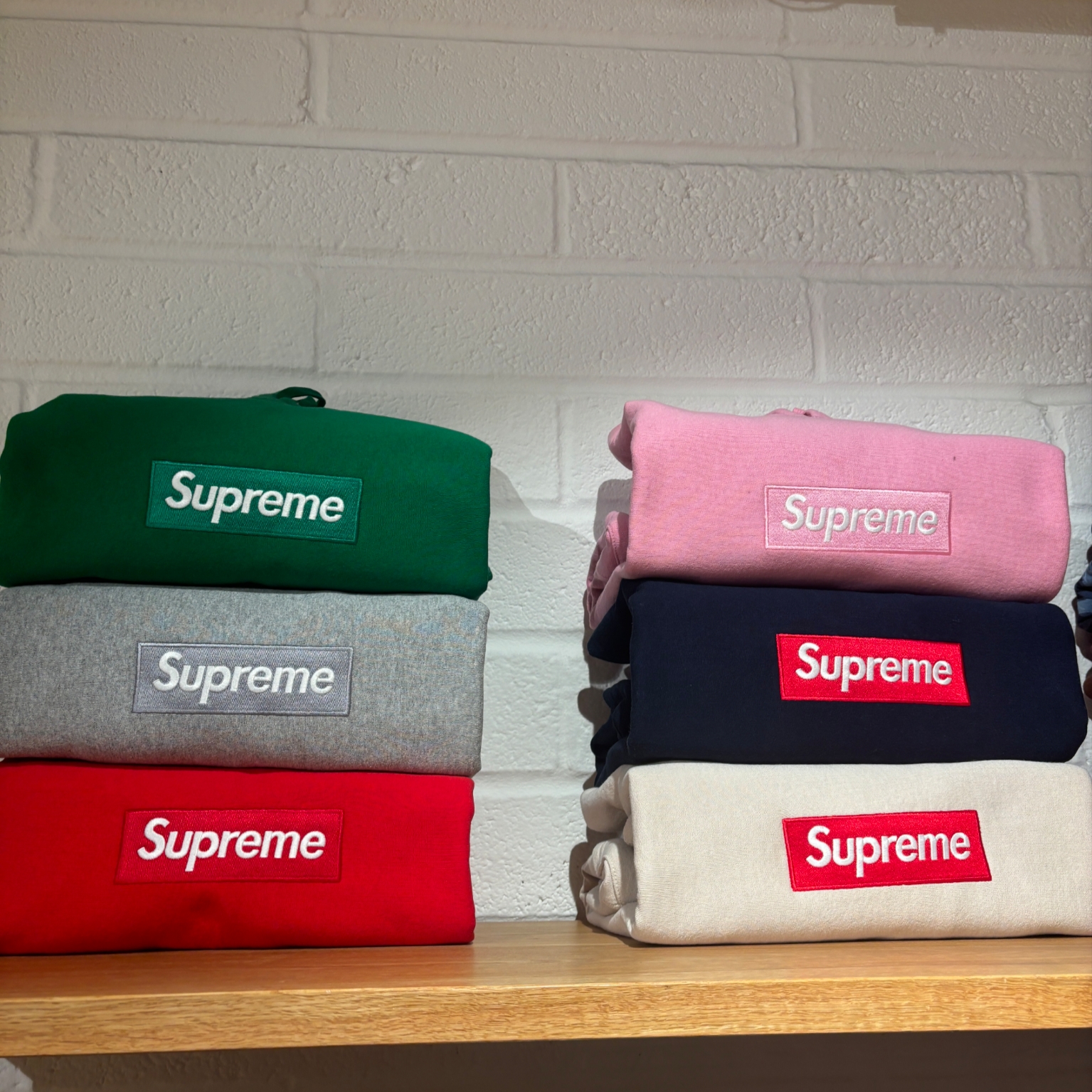 Supreme Box Logo Hooded Sweatshirt Dusty Pink - 24FW 착용 스타일 - 4